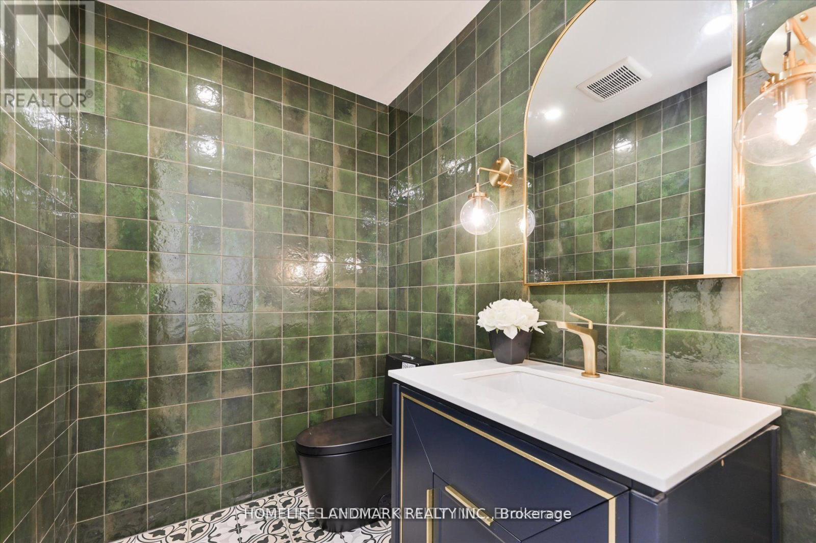 382 St Clements Avenue, Toronto, Ontario  M5N 1M1 - Photo 11 - C13051062