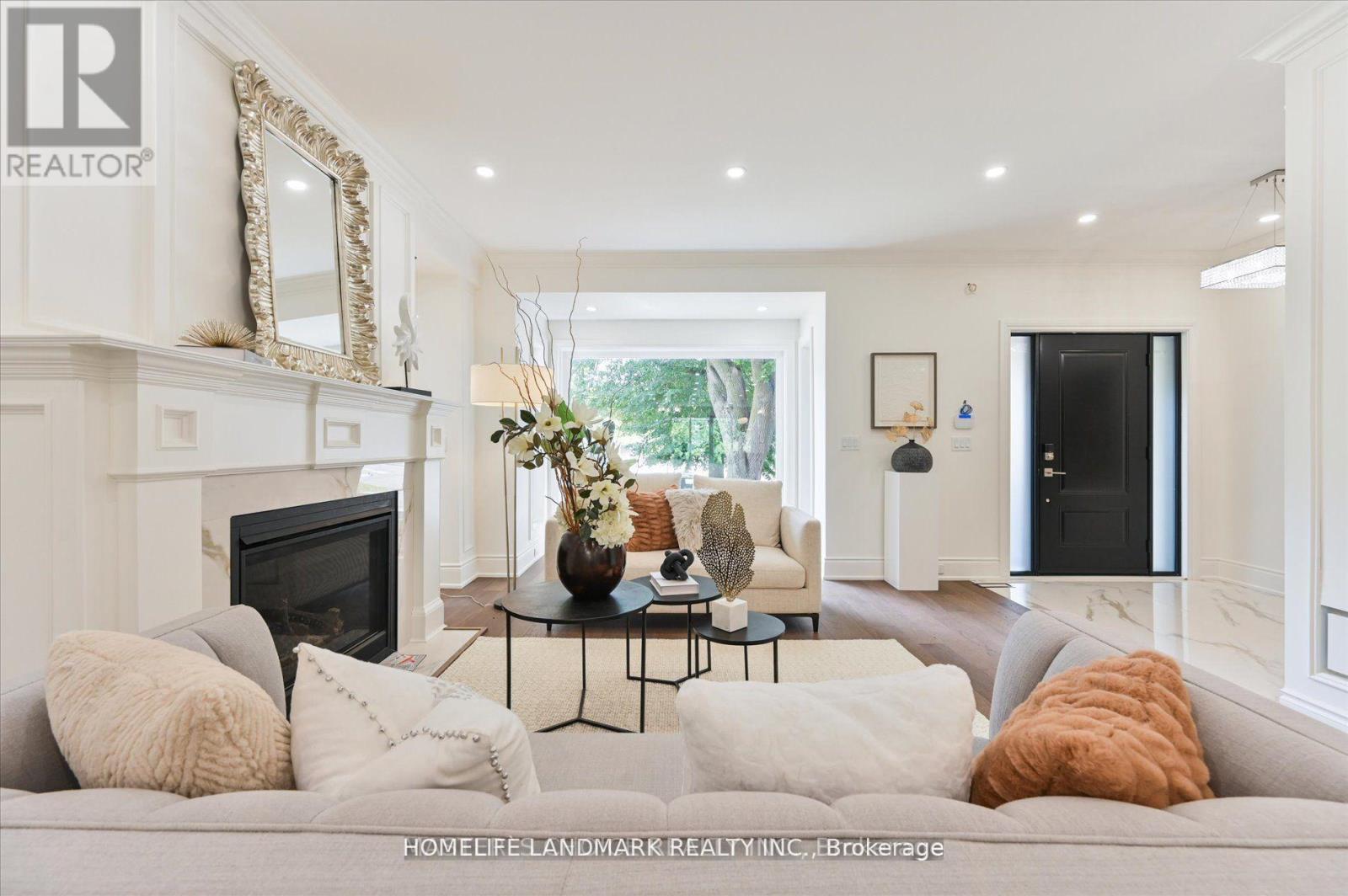 382 St Clements Avenue, Toronto, Ontario  M5N 1M1 - Photo 4 - C13051062