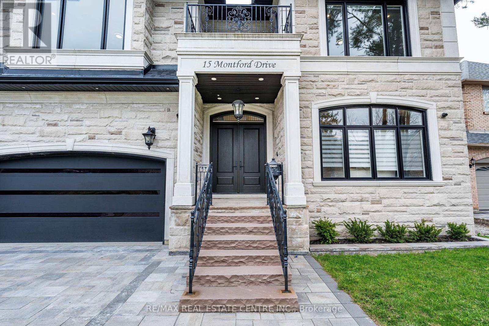 15 Montford Drive, Toronto, Ontario  M2M 3H2 - Photo 2 - C13051104