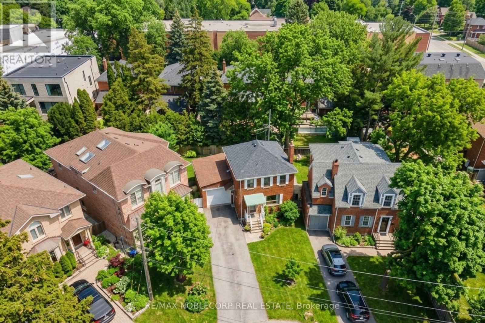 51 Glenavy Avenue, Toronto, Ontario  M4P 2T9 - Photo 8 - C13051112