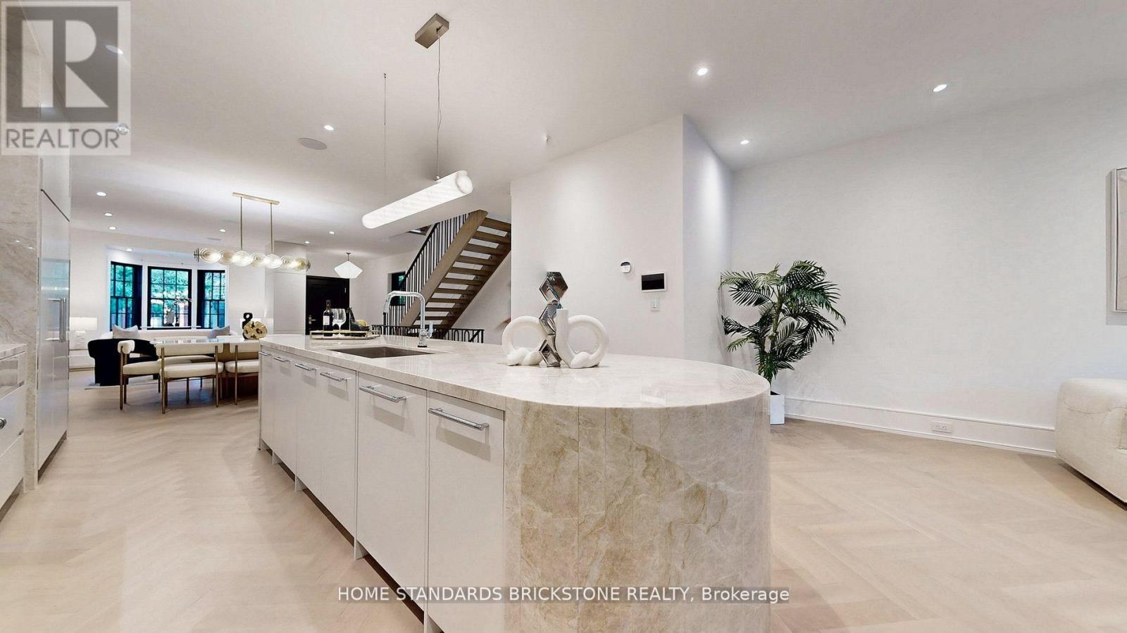 38 Elgin Avenue, Toronto, Ontario  M5R 1G6 - Photo 17 - C13051156