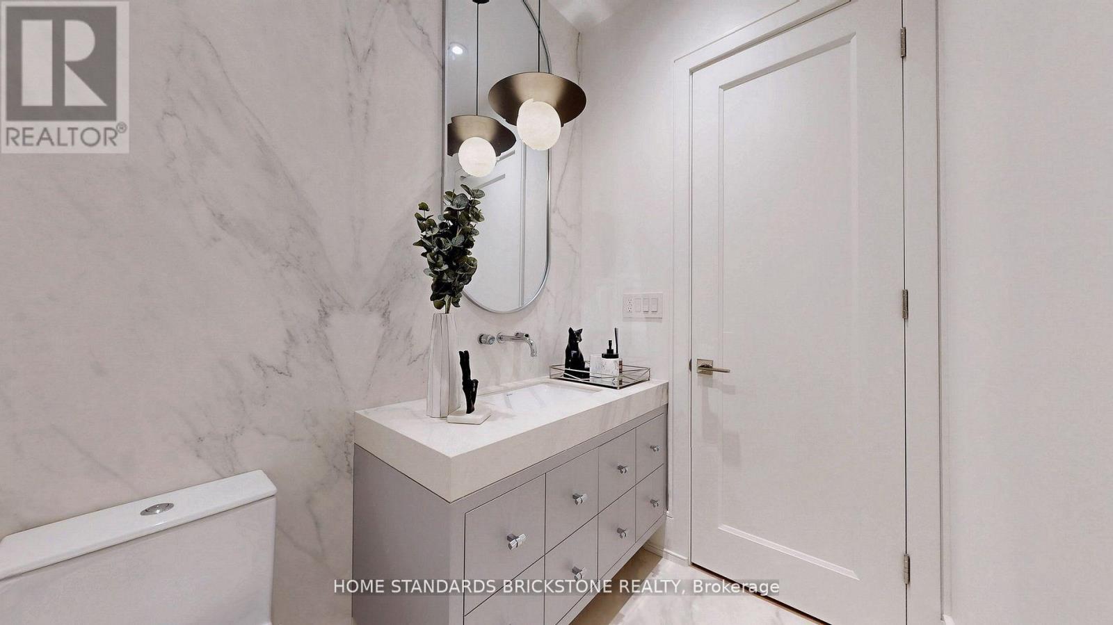 38 Elgin Avenue, Toronto, Ontario  M5R 1G6 - Photo 18 - C13051156