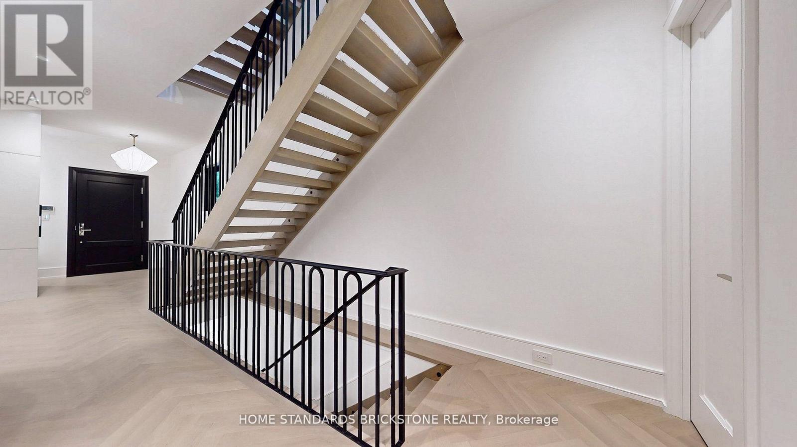 38 Elgin Avenue, Toronto, Ontario  M5R 1G6 - Photo 20 - C13051156