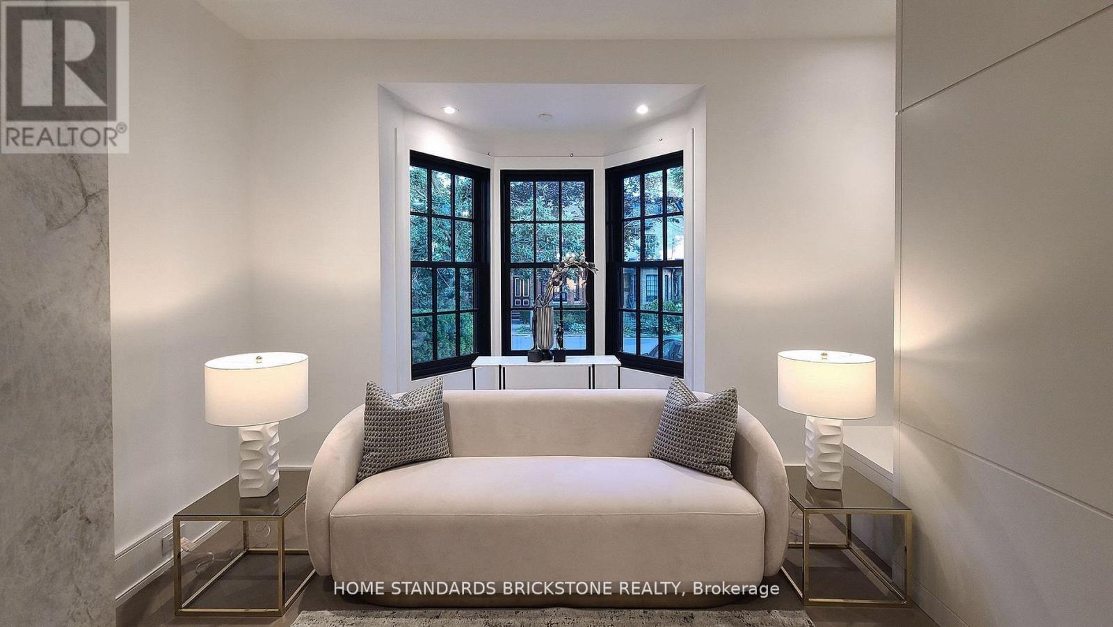 38 Elgin Avenue, Toronto, Ontario  M5R 1G6 - Photo 6 - C13051156