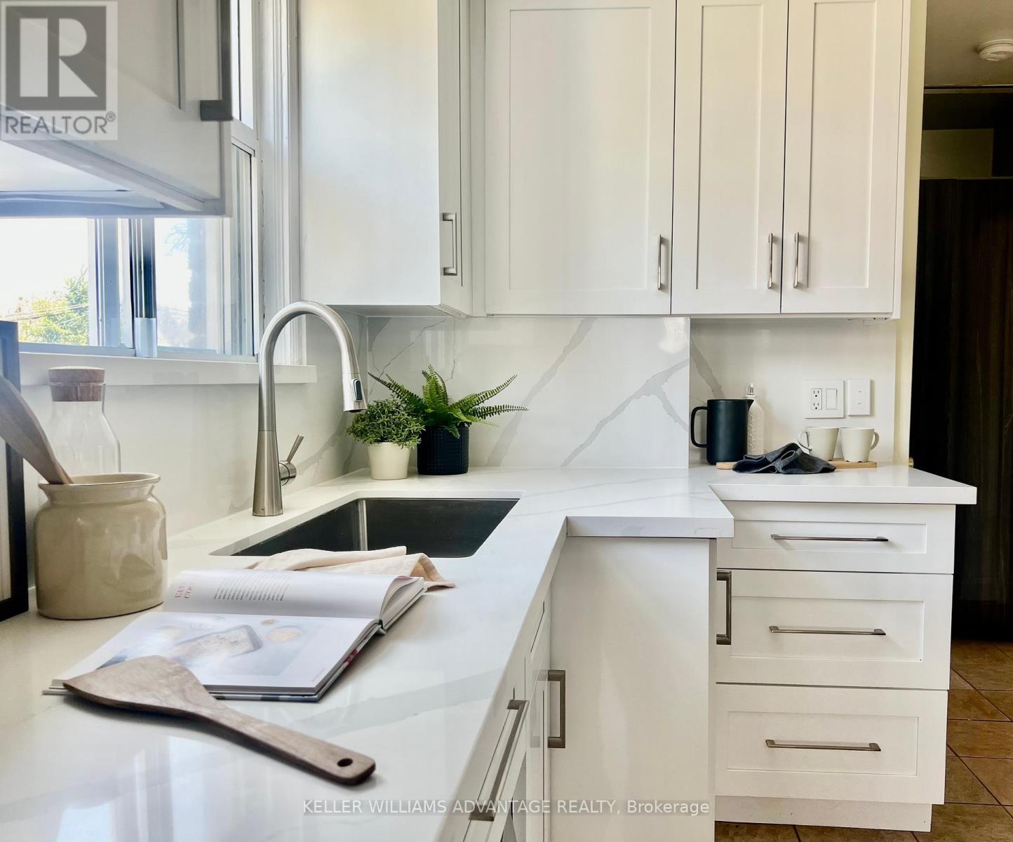 27 Innismore Crescent, Toronto, Ontario  M1R 1C8 - Photo 7 - E13051138