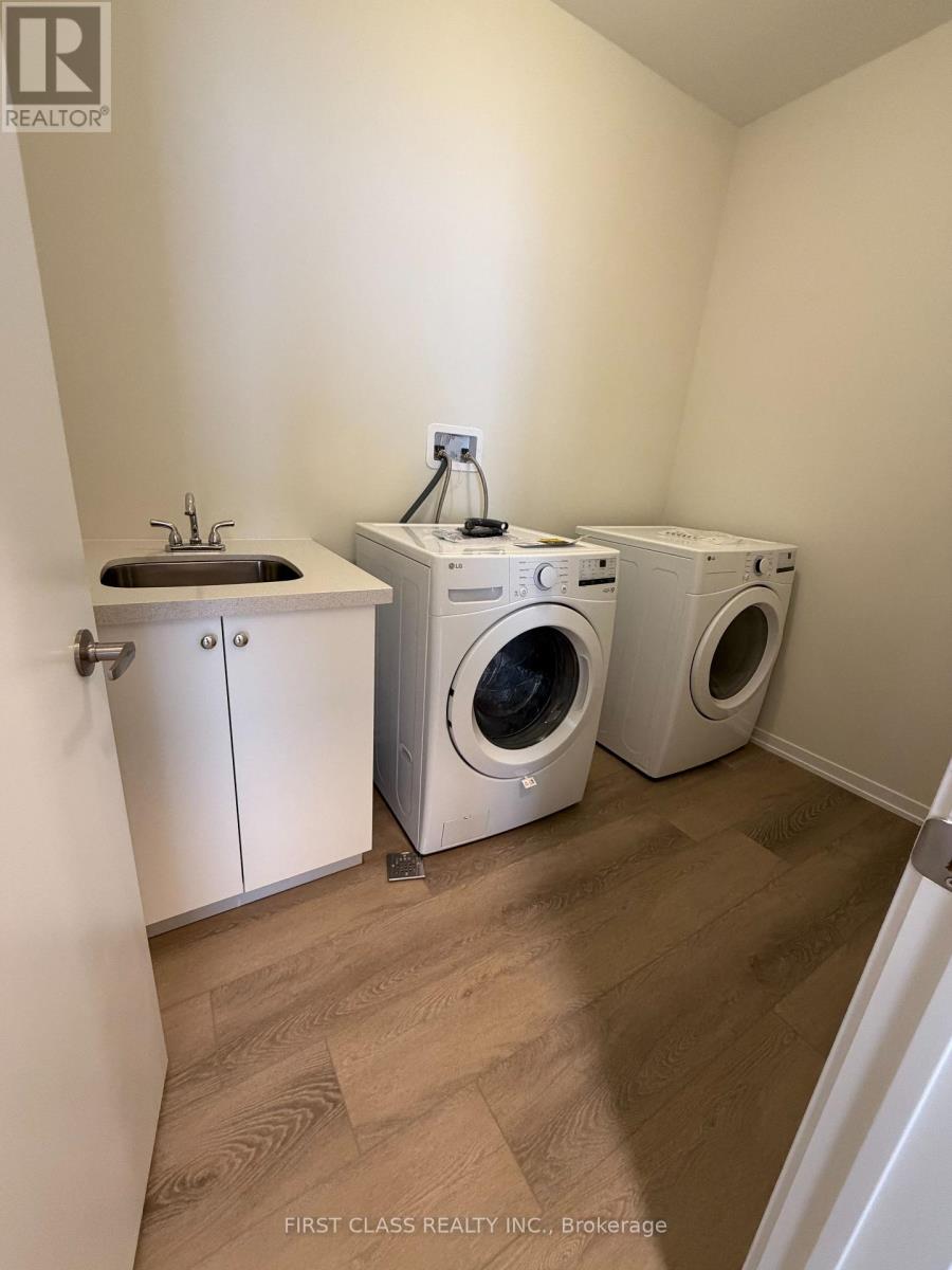 26 Helmkay Avenue, Richmond Hill, Ontario  L4E 1P4 - Photo 12 - N13051034