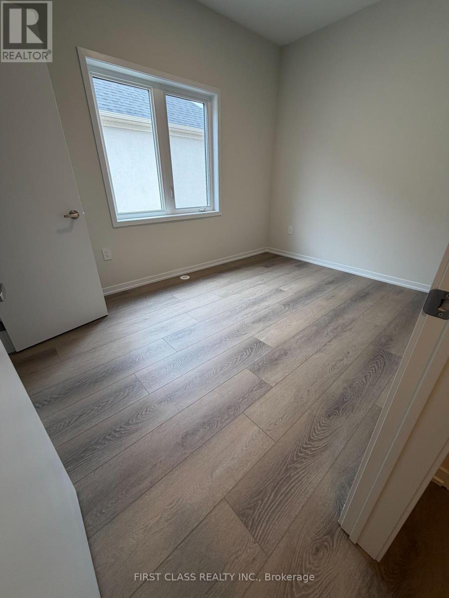 26 Helmkay Avenue, Richmond Hill, Ontario  L4E 1P4 - Photo 13 - N13051034