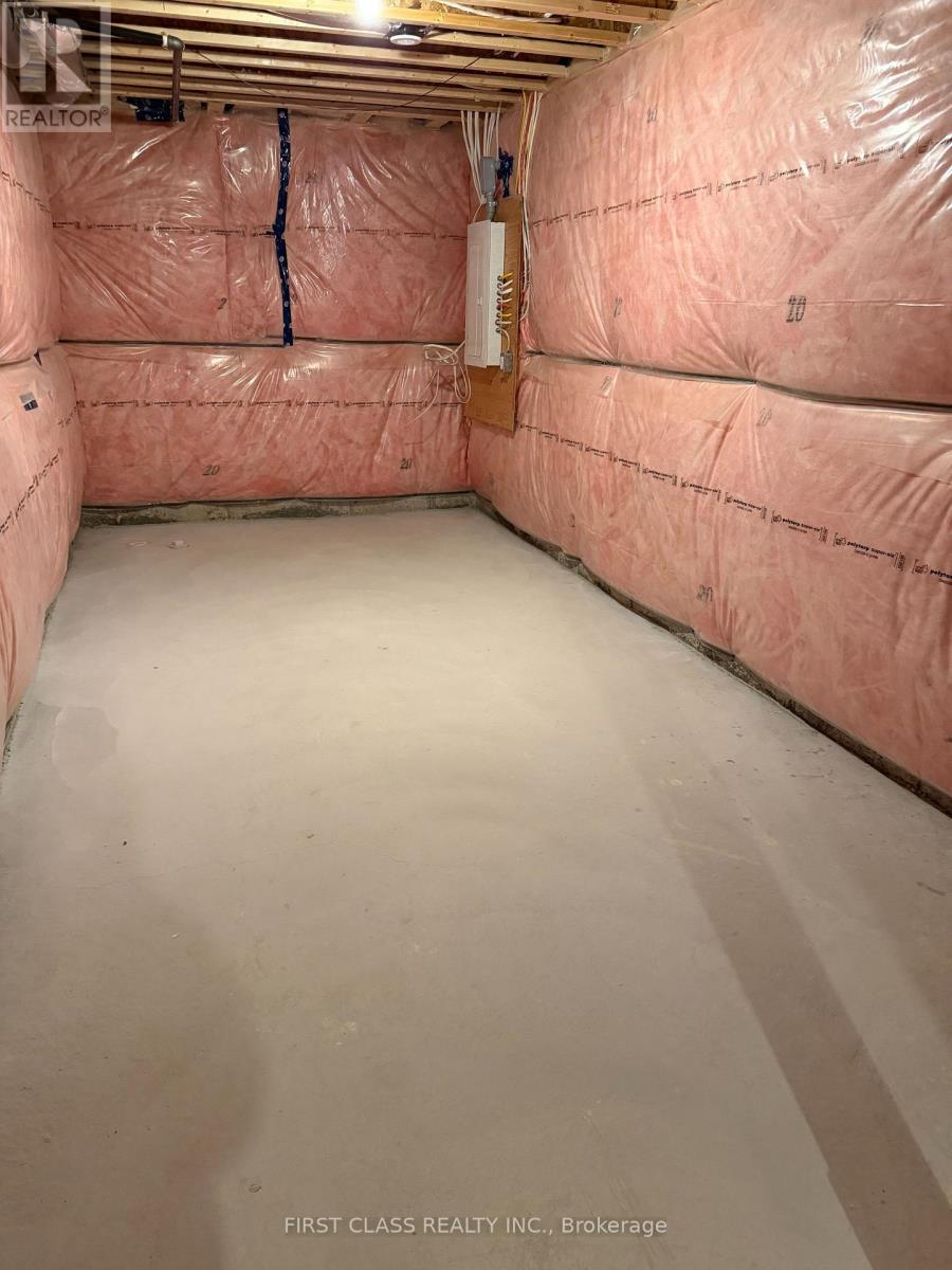 26 Helmkay Avenue, Richmond Hill, Ontario  L4E 1P4 - Photo 18 - N13051034