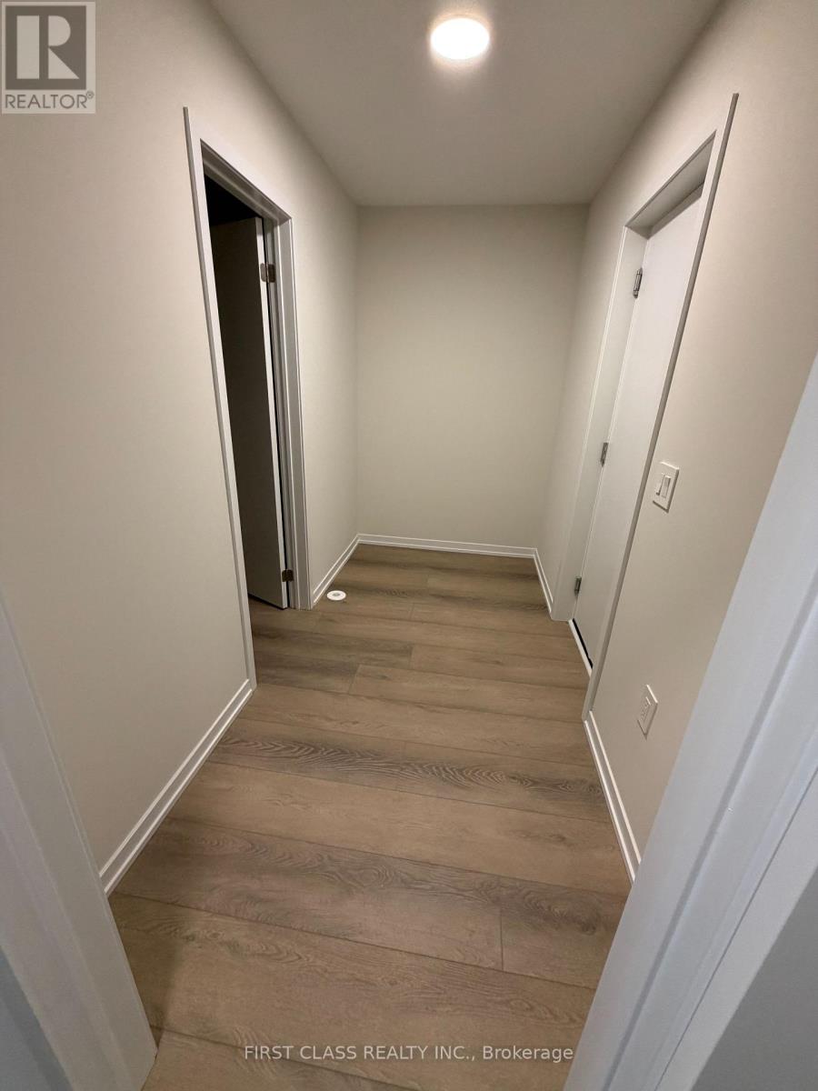 26 Helmkay Avenue, Richmond Hill, Ontario  L4E 1P4 - Photo 7 - N13051034