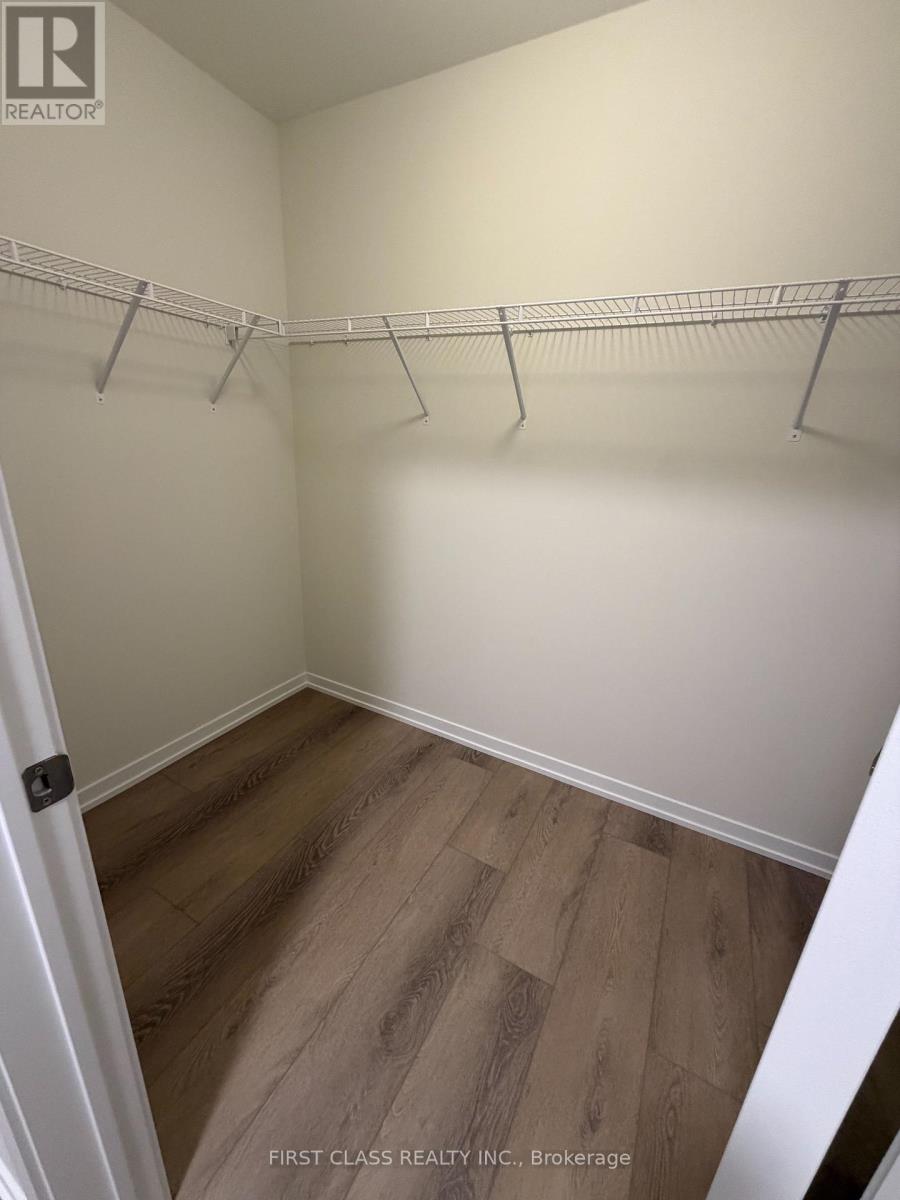 26 Helmkay Avenue, Richmond Hill, Ontario  L4E 1P4 - Photo 8 - N13051034