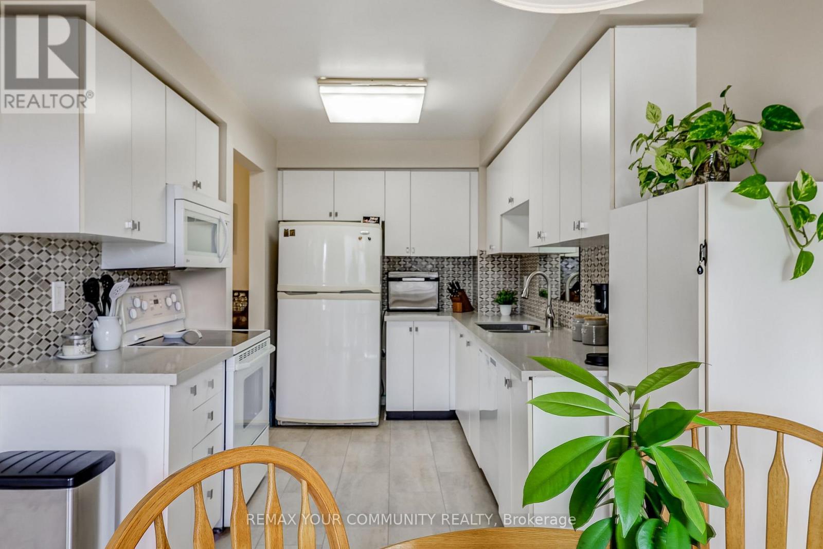 923 Caribou Valley Circle, Newmarket, Ontario  L3X 1W9 - Photo 10 - N13051086