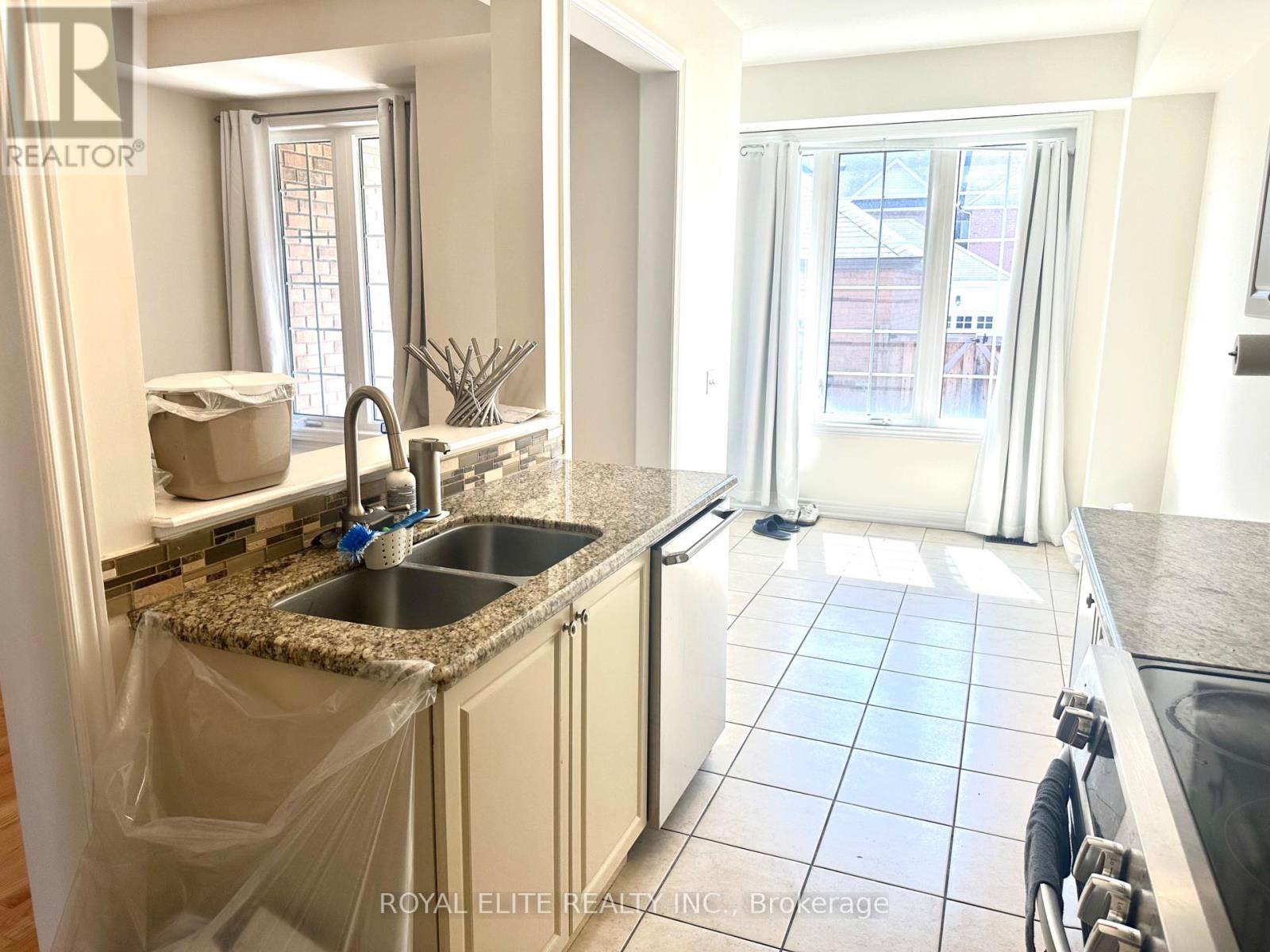 51 Locust Terrace, Markham, Ontario  L6E 0G8 - Photo 10 - N13051098