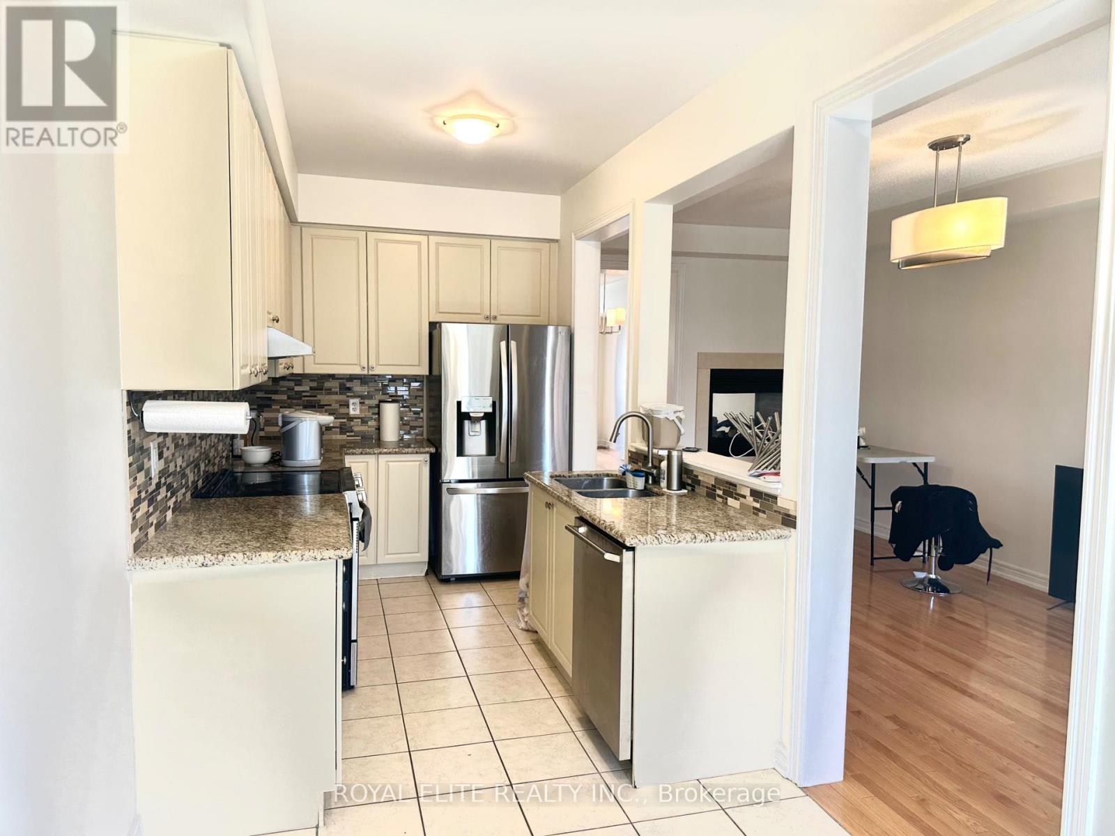 51 Locust Terrace, Markham, Ontario  L6E 0G8 - Photo 7 - N13051098