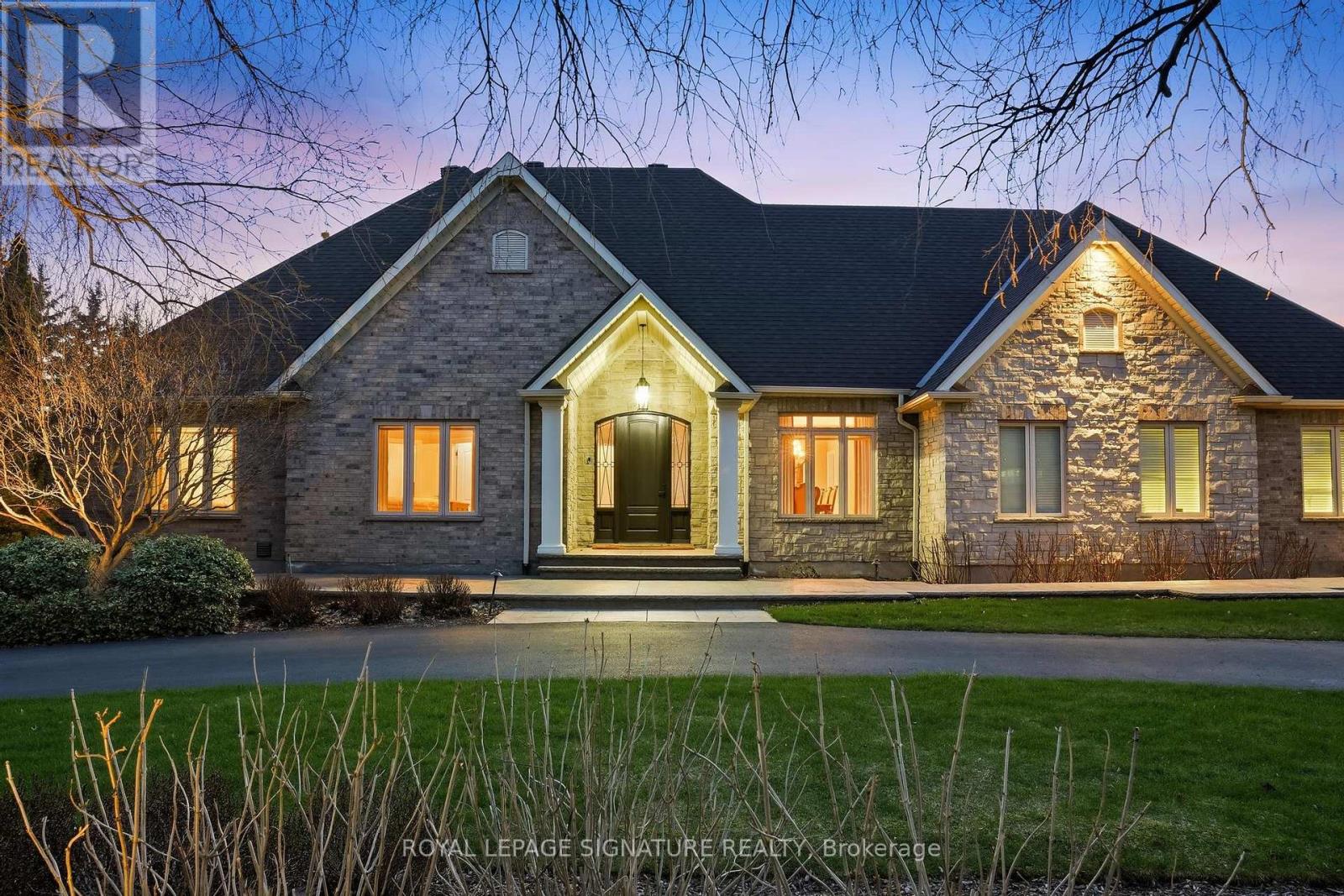 21 BISHOP COURT, Halton Hills, Ontario