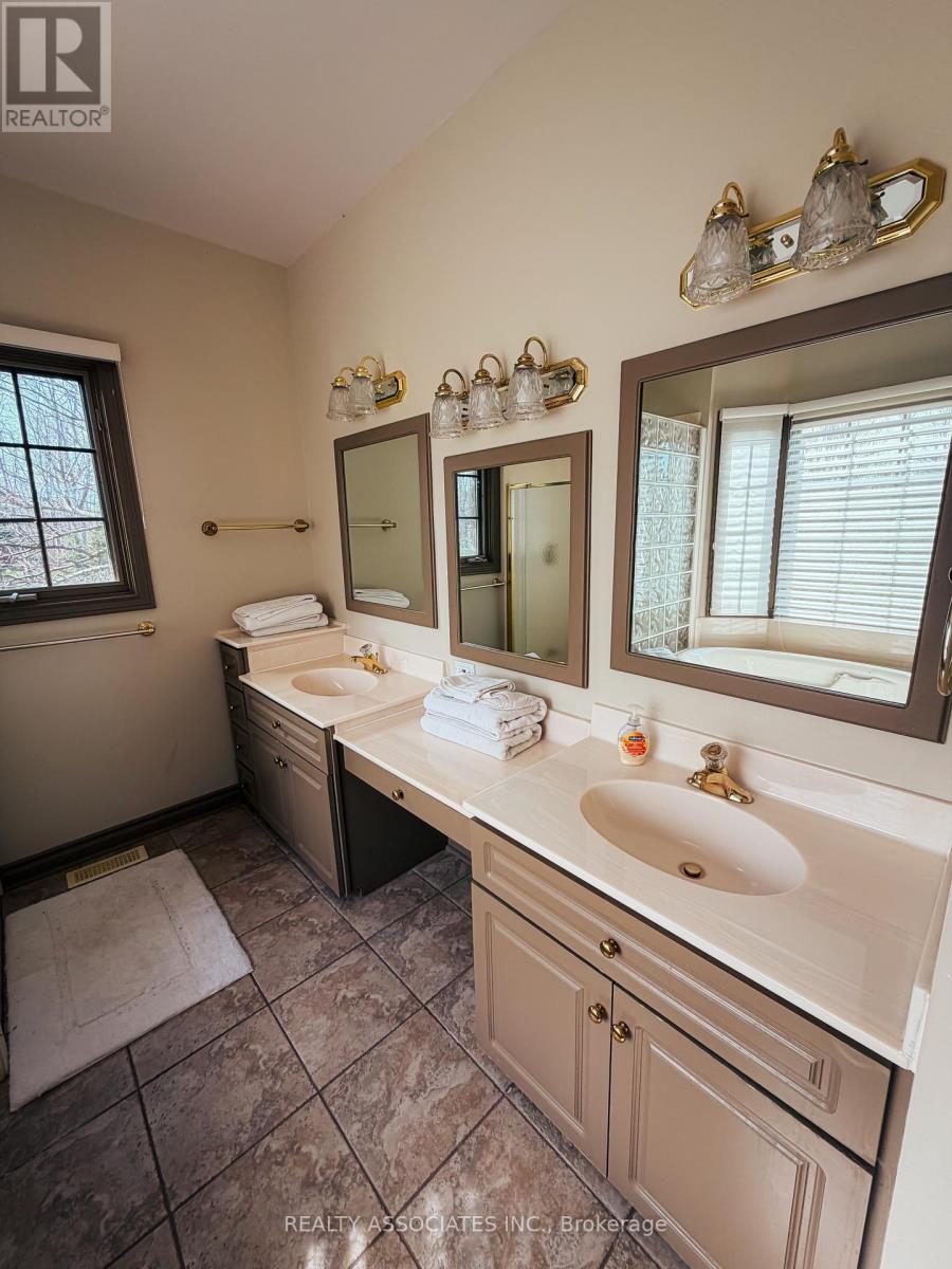 2720 Front Road, Norfolk, Ontario  N0E 1W0 - Photo 12 - X13051050