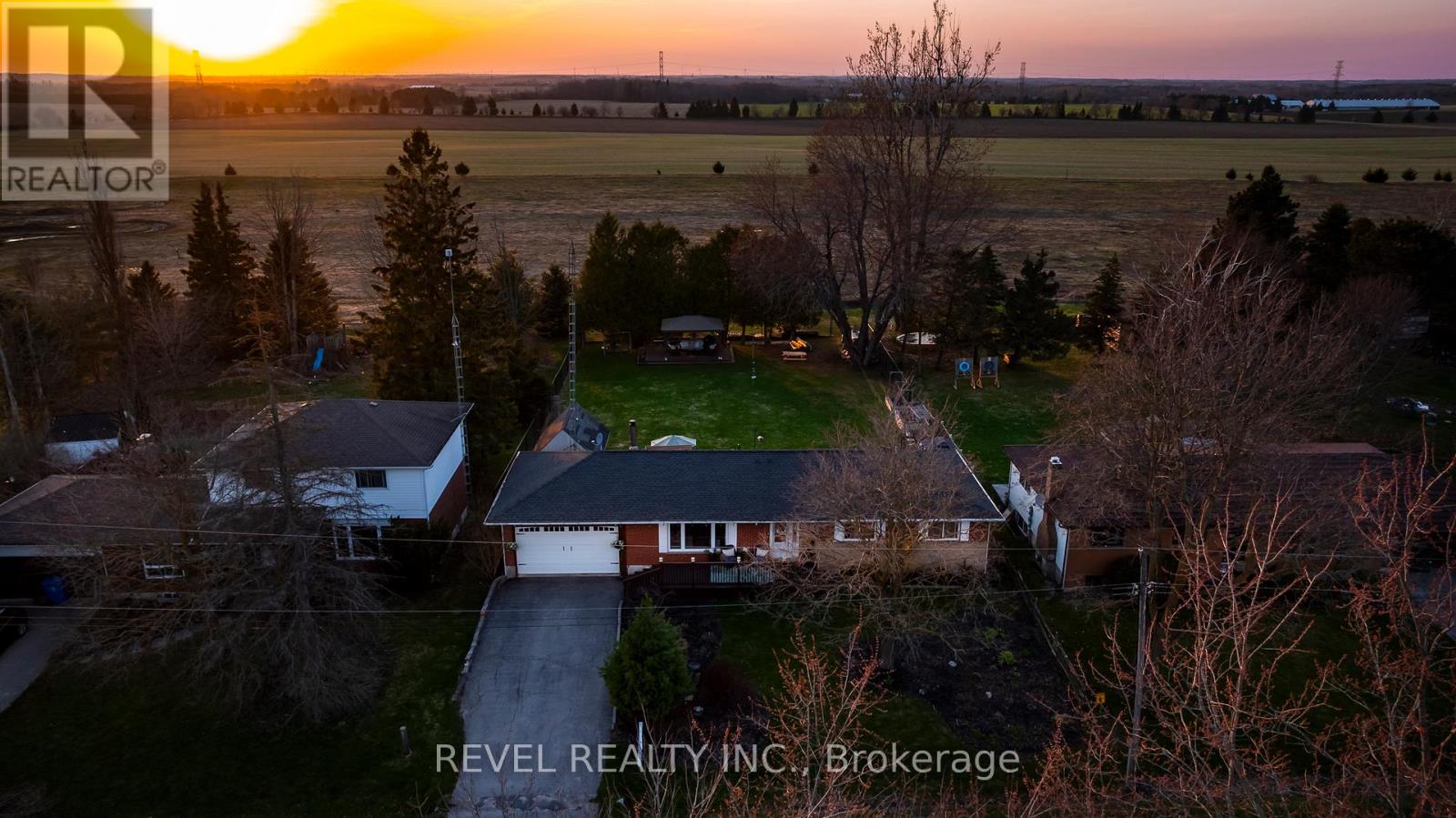 12 VICTORIA BOULEVARD, East Garafraxa, Ontario