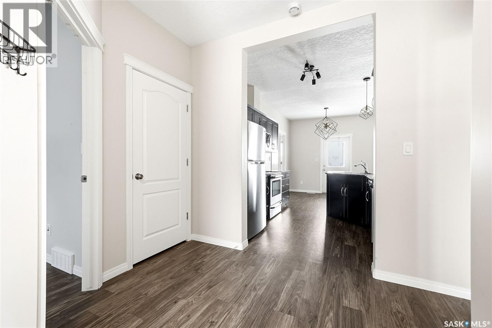 401 3826 Dewdney Avenue E, Regina, Saskatchewan  S4Z 0A6 - Photo 4 - SK033963