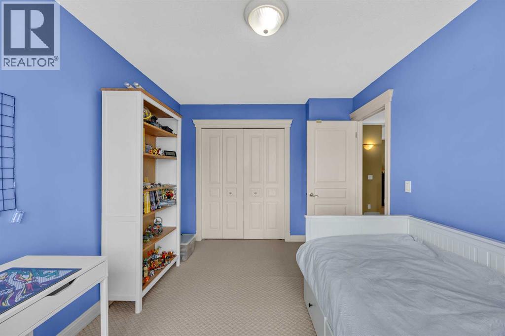 97 Strathridge Close Sw, Calgary, Alberta  T3H 4J3 - Photo 30 - A2294102