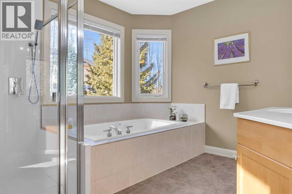 97 Strathridge Close Sw, Calgary, Alberta  T3H 4J3 - Photo 26 - A2294102