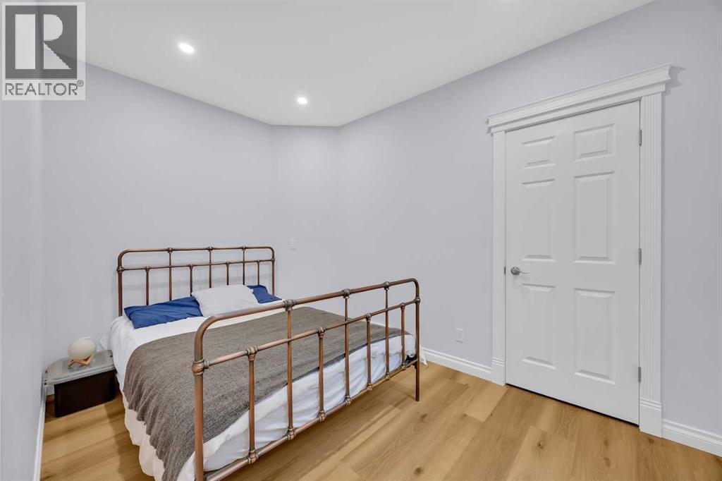 97 Strathridge Close Sw, Calgary, Alberta  T3H 4J3 - Photo 39 - A2294102