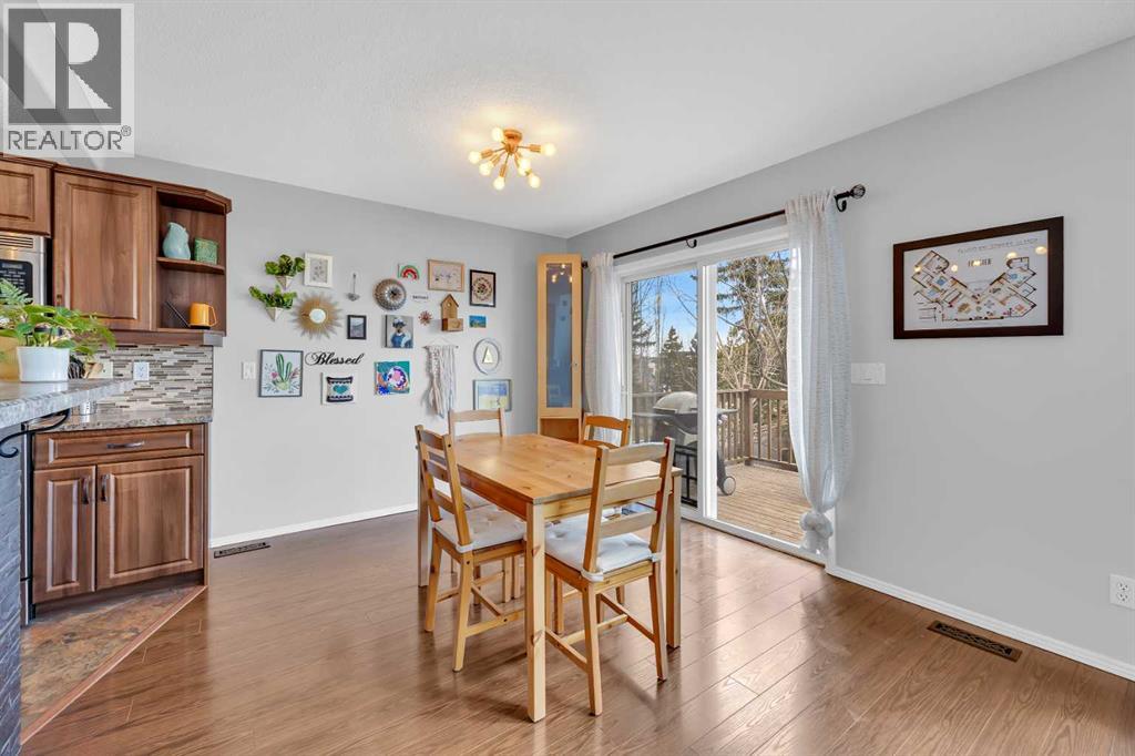 266 Cougarstone Circle Sw, Calgary, Alberta  T3H 4W4 - Photo 15 - A2304824