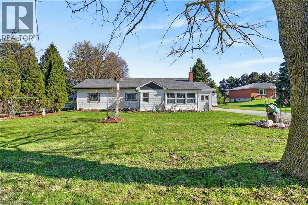 645 W Queen Street W, Mount Forest, Ontario  N0G 2L1 - Photo 2 - 40824761