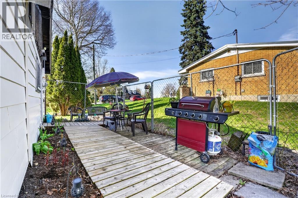 645 W Queen Street W, Mount Forest, Ontario  N0G 2L1 - Photo 9 - 40824761