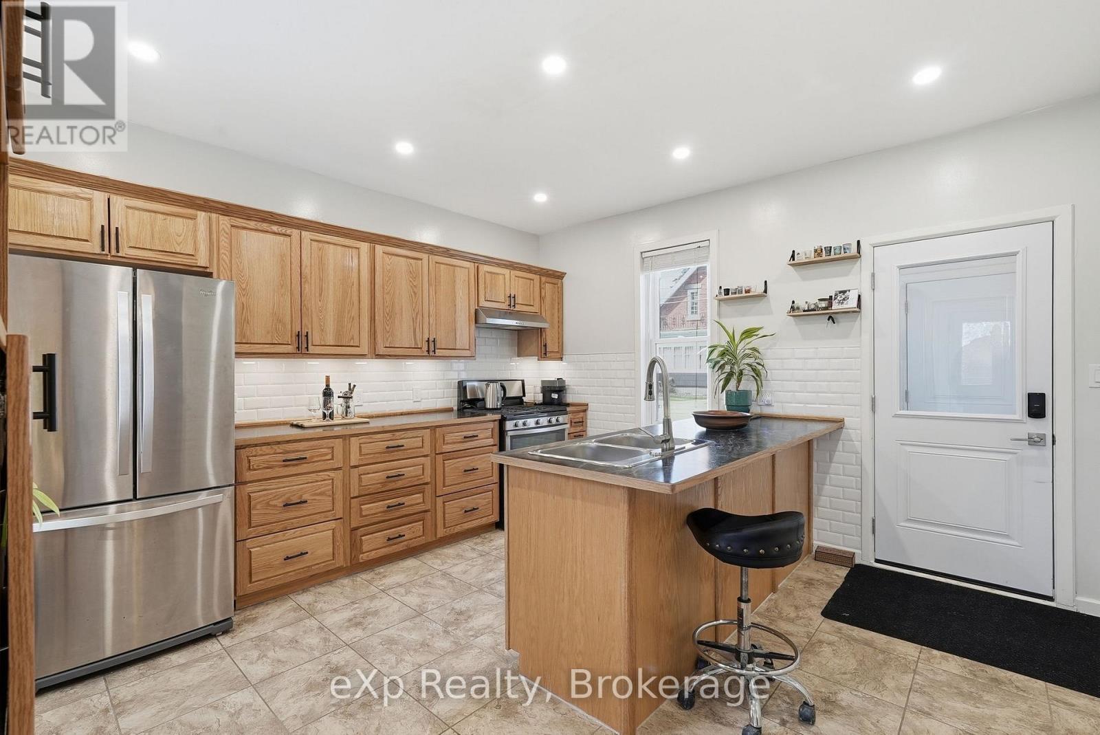 361 6th Avenue, Hanover, Ontario  N4N 2E8 - Photo 6 - X13051188