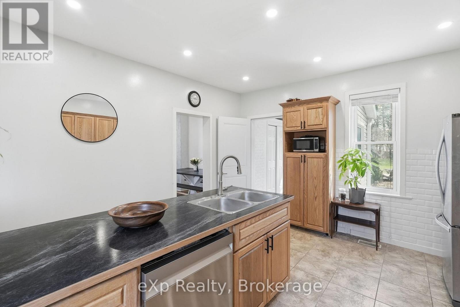 361 6th Avenue, Hanover, Ontario  N4N 2E8 - Photo 8 - X13051188