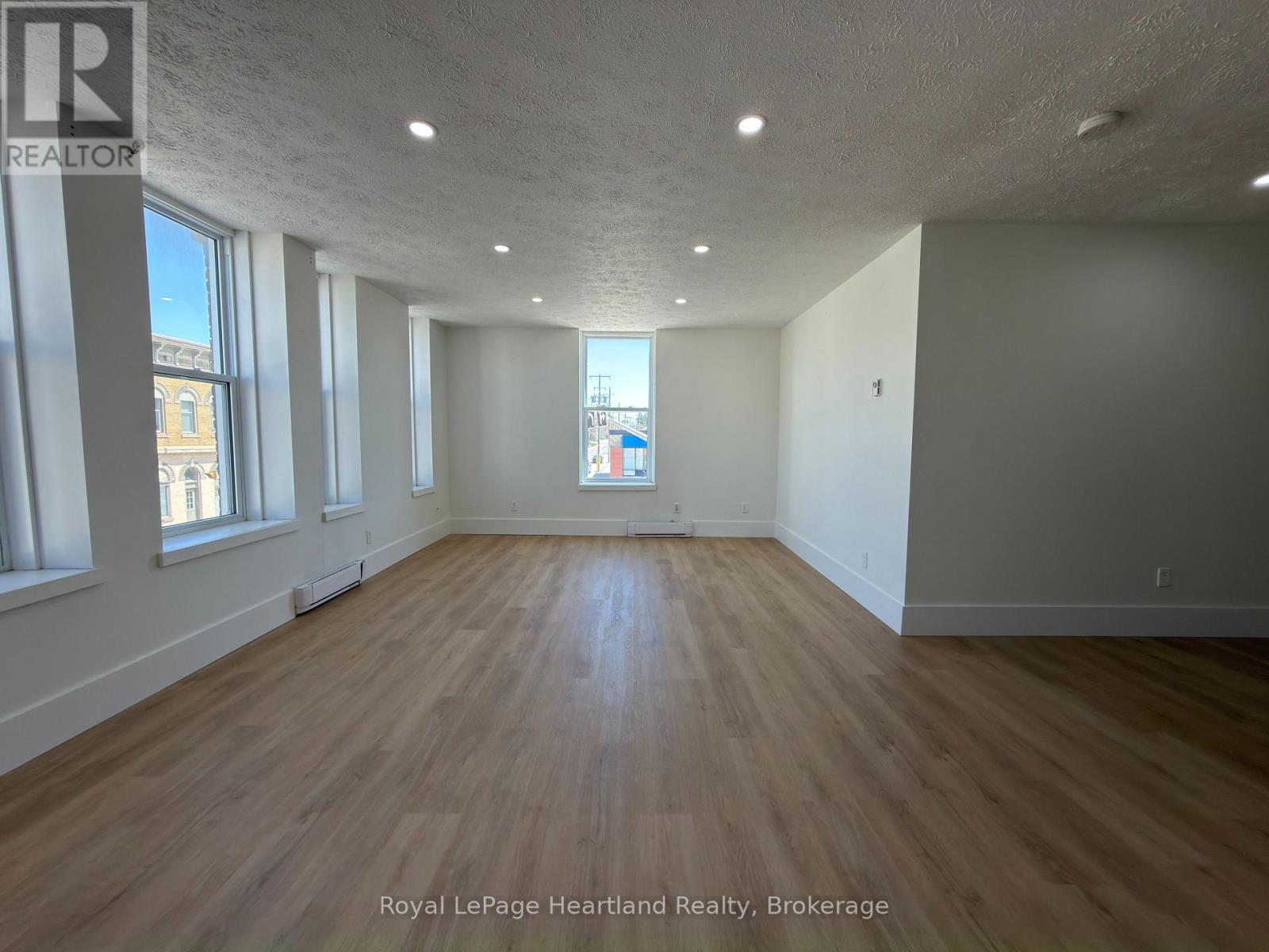 3 - 6 Isaac Street, Central Huron, Ontario  N0M 1L0 - Photo 12 - X13051194