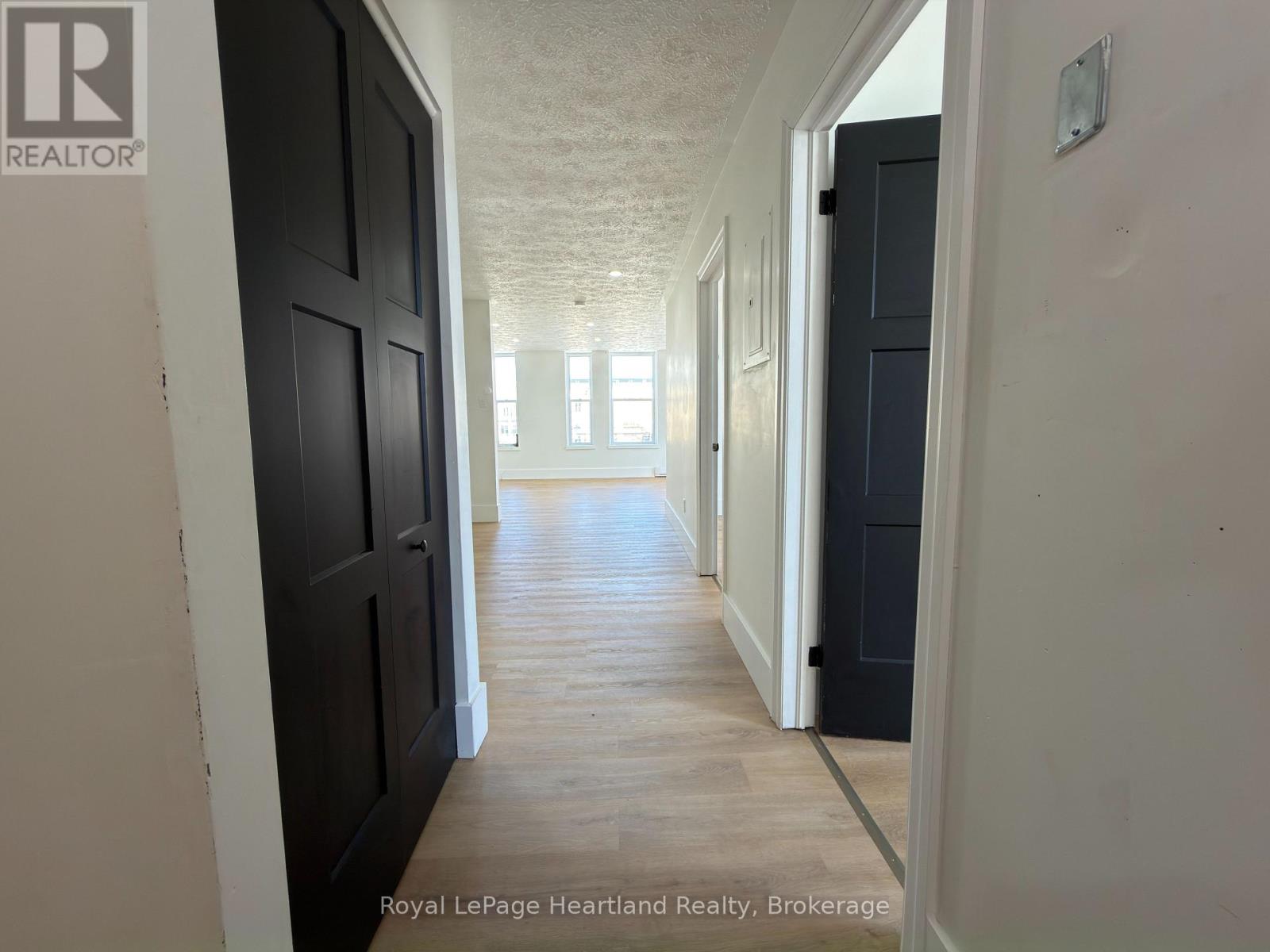 3 - 6 Isaac Street, Central Huron, Ontario  N0M 1L0 - Photo 2 - X13051194