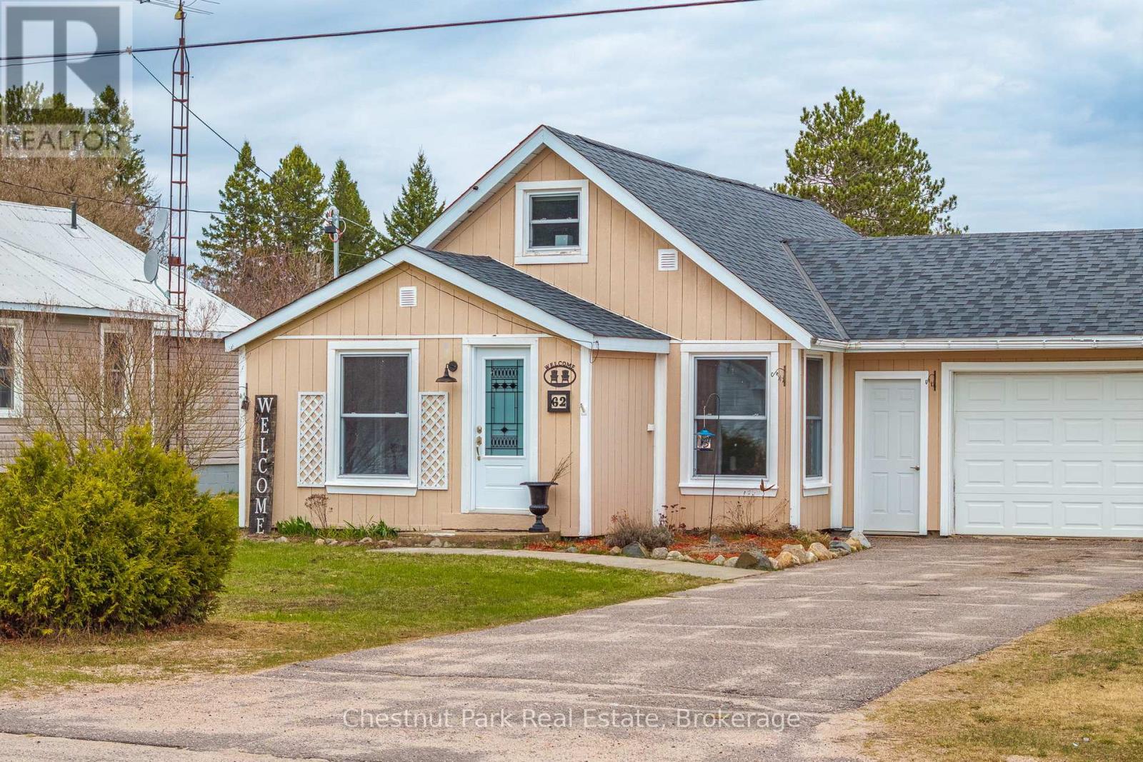 62 RIVERSIDE AVENUE, South River, Ontario