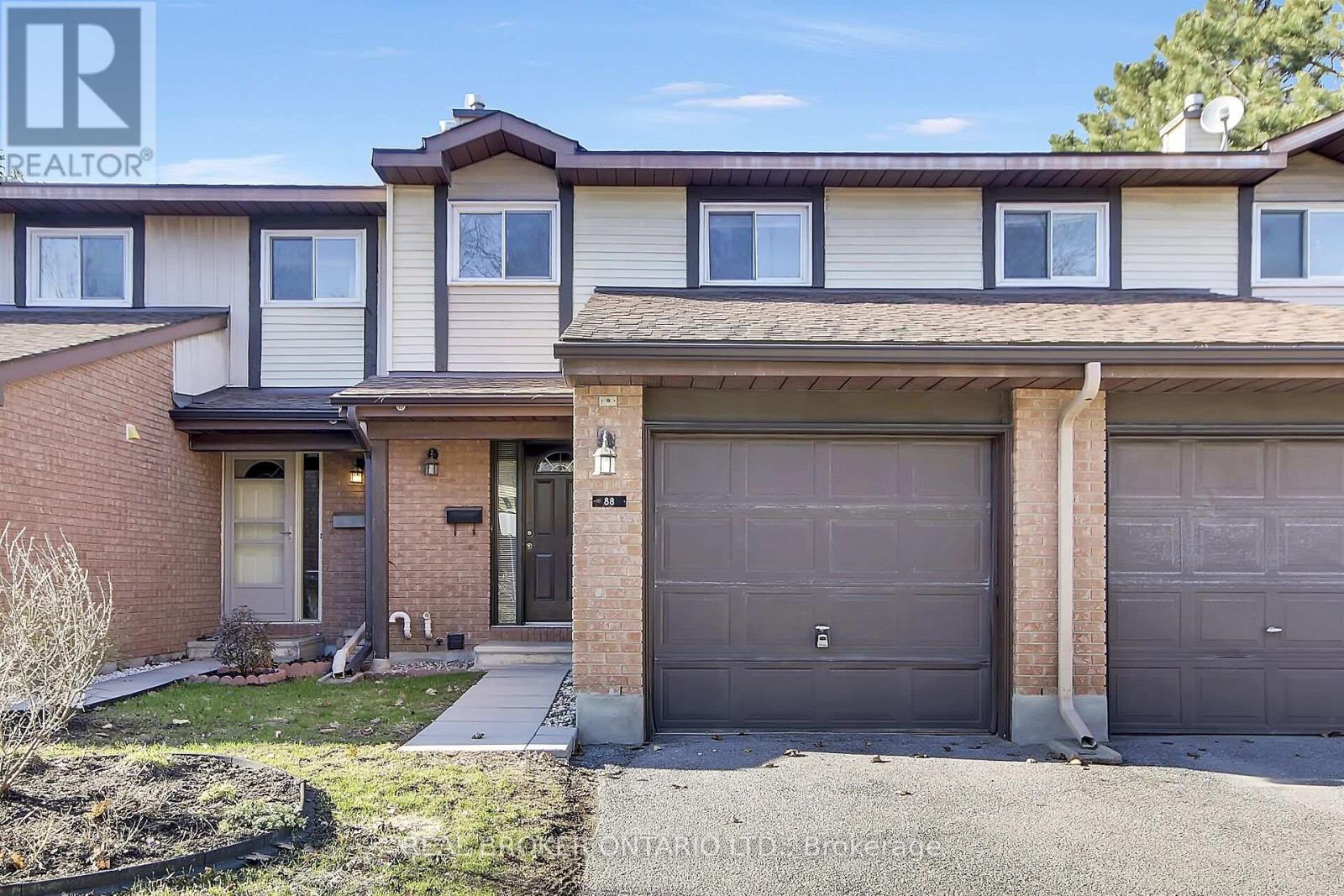 This well-cared for 3 bedroom townhome with private, fully fenced back yard is waiting for its new owners! Enter the foyer where you have inside access to the garage.  A spacious kitchen with loads of cabinet space and room for a small table are on your right. Go straight and you'll be in the open concept living/dining room area.  There is a gas fireplace and lots of natural light from the patio doors to the backyard. No carpet on the main floor! Upstairs features a large primary bedroom with a full ensuite! Two other good sized bedrooms and the main bath fill out the 2nd floor. The unfinished basement has the laundry and is great for storage, or can be finished to taste! Close to all the amenities, great schools, parks and easy access to the 417 make this a great place to call home. (id:48254)