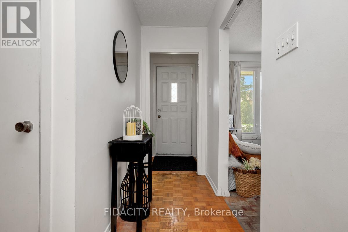 2336 Ogilvie Road, Ottawa, Ontario  K1J 7N6 - Photo 4 - X13051246