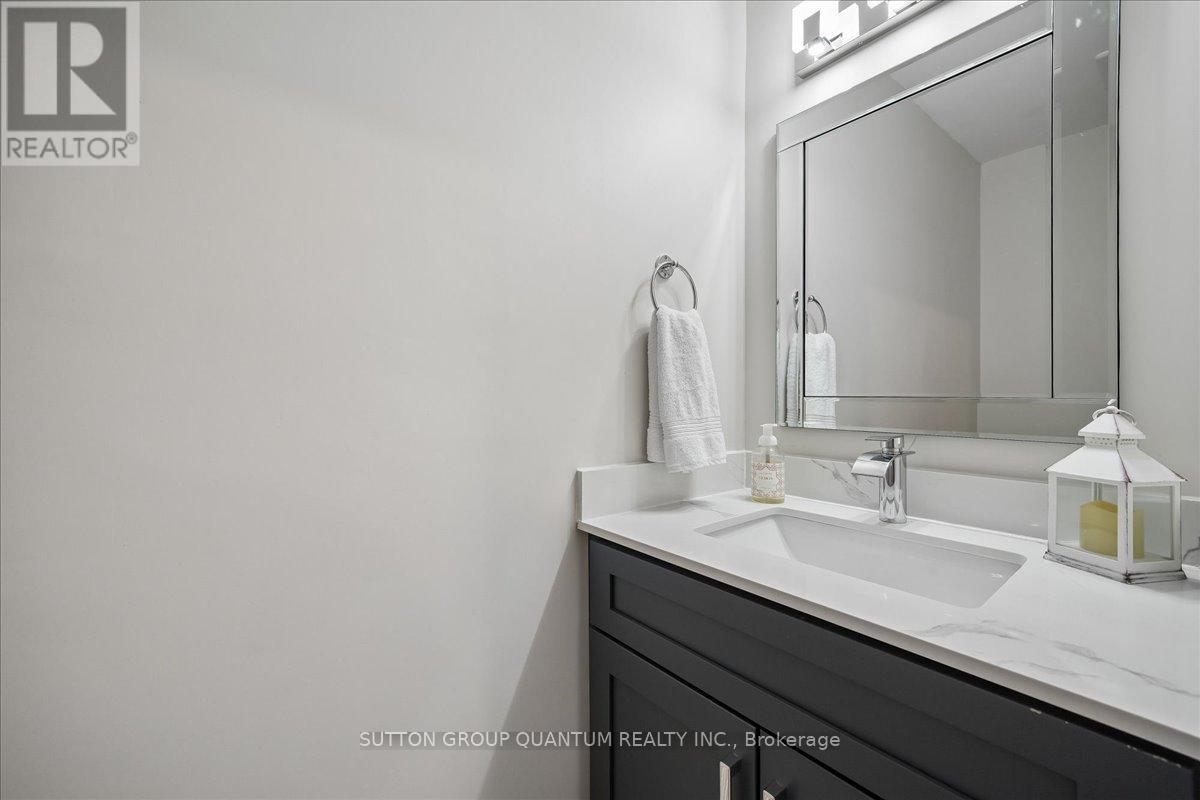 1120 Montgomery Drive, Oakville, Ontario  L6M 1G1 - Photo 5 - W13015078