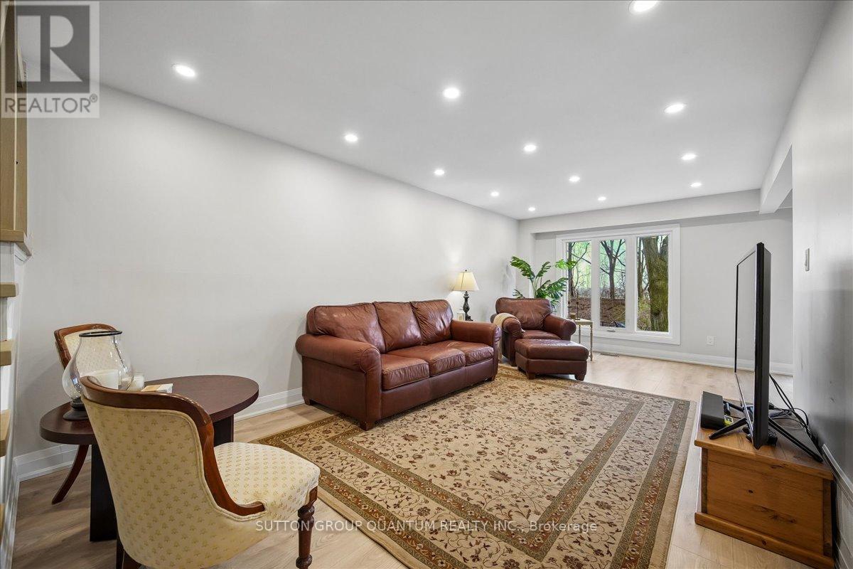 1120 Montgomery Drive, Oakville, Ontario  L6M 1G1 - Photo 6 - W13015078