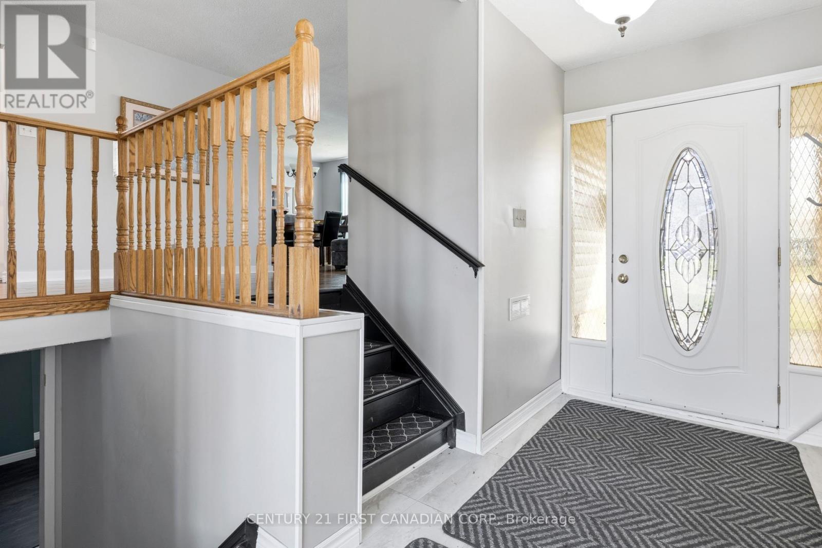 106 Angelo Drive, West Elgin, Ontario  N0L 2P0 - Photo 13 - X12904562