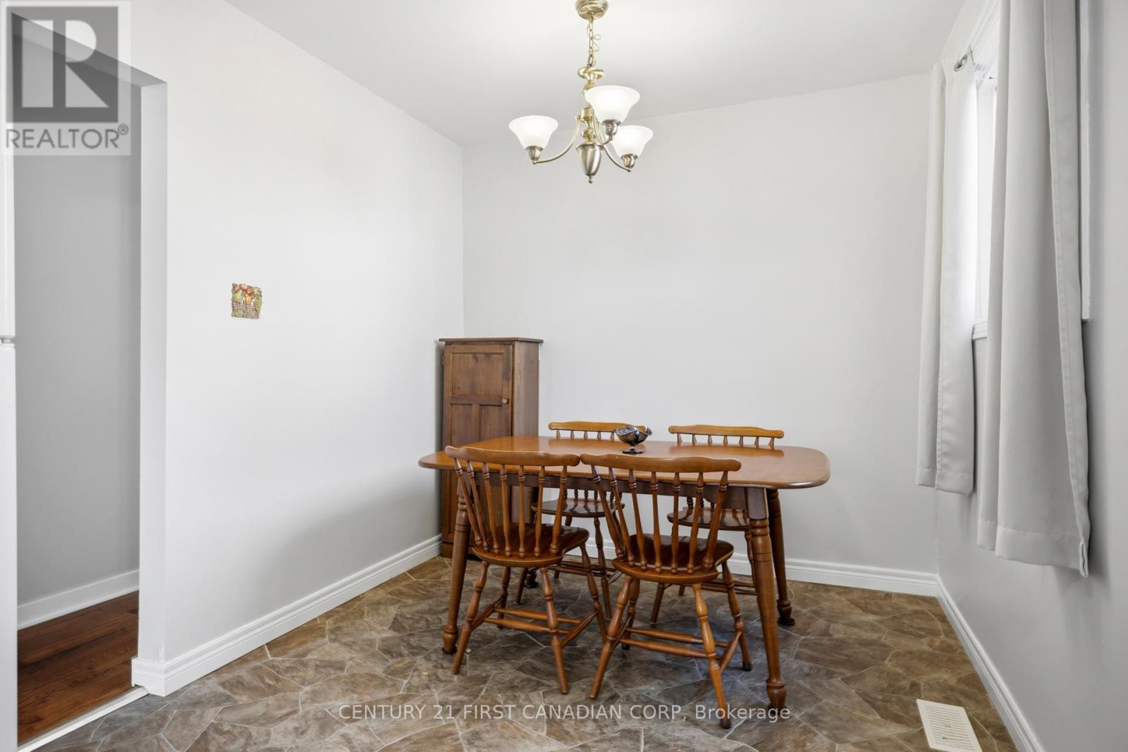 106 Angelo Drive, West Elgin, Ontario  N0L 2P0 - Photo 20 - X12904562