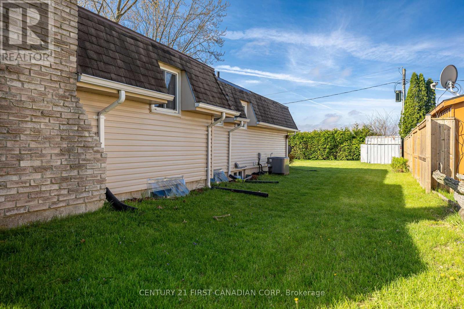 106 Angelo Drive, West Elgin, Ontario  N0L 2P0 - Photo 6 - X12904562
