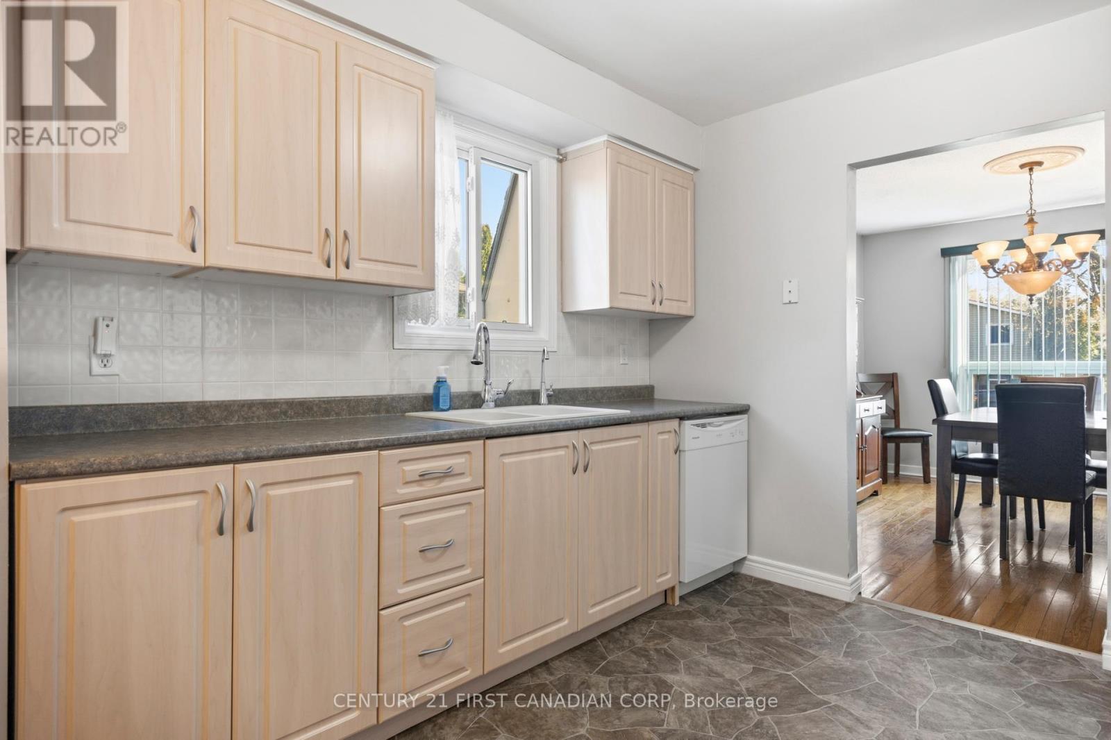 106 Angelo Drive, West Elgin, Ontario  N0L 2P0 - Photo 19 - X12904562