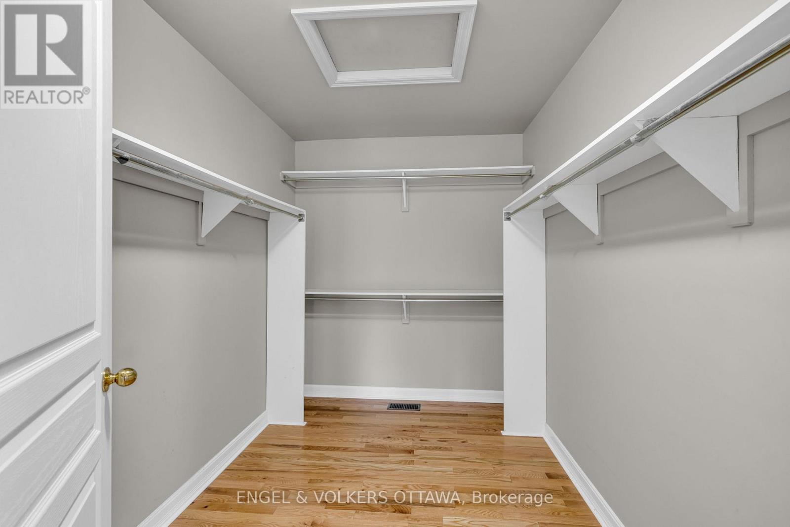 145 Manorhill Private, Ottawa, Ontario  K1H 2J3 - Photo 15 - X12887864