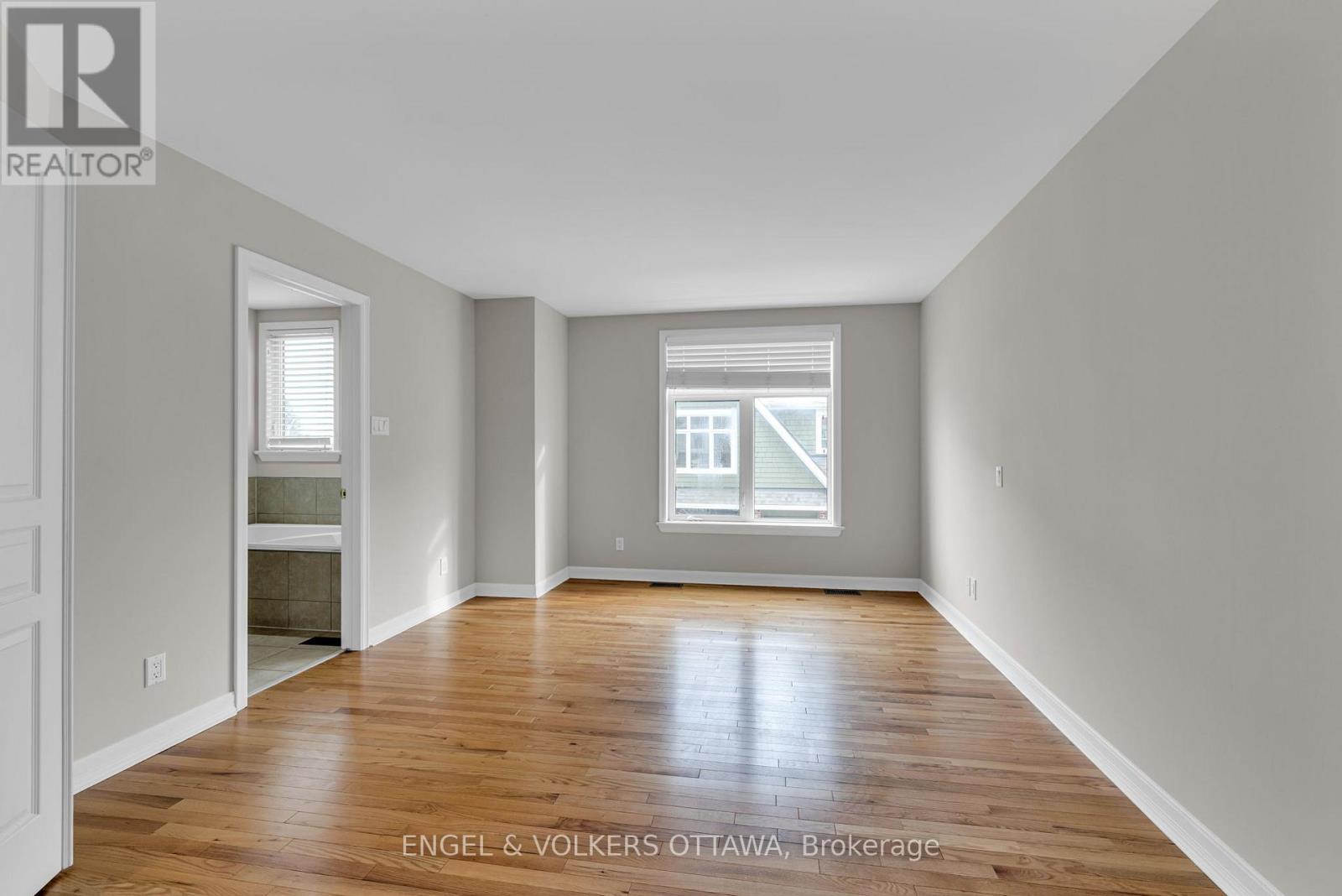 145 Manorhill Private, Ottawa, Ontario  K1H 2J3 - Photo 13 - X12887864