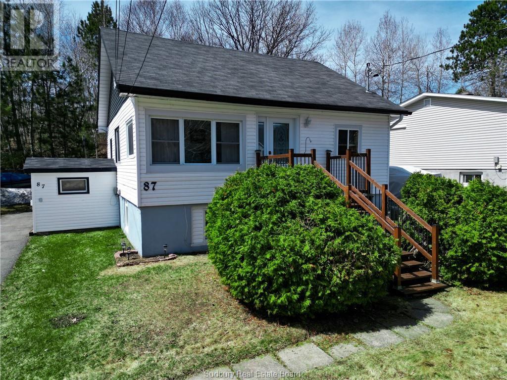 87 Manor Road, Sudbury, Ontario  P3B 3K9 - Photo 2 - 2127363