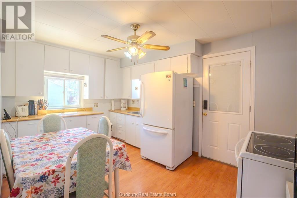 87 Manor Road, Sudbury, Ontario  P3B 3K9 - Photo 3 - 2127363