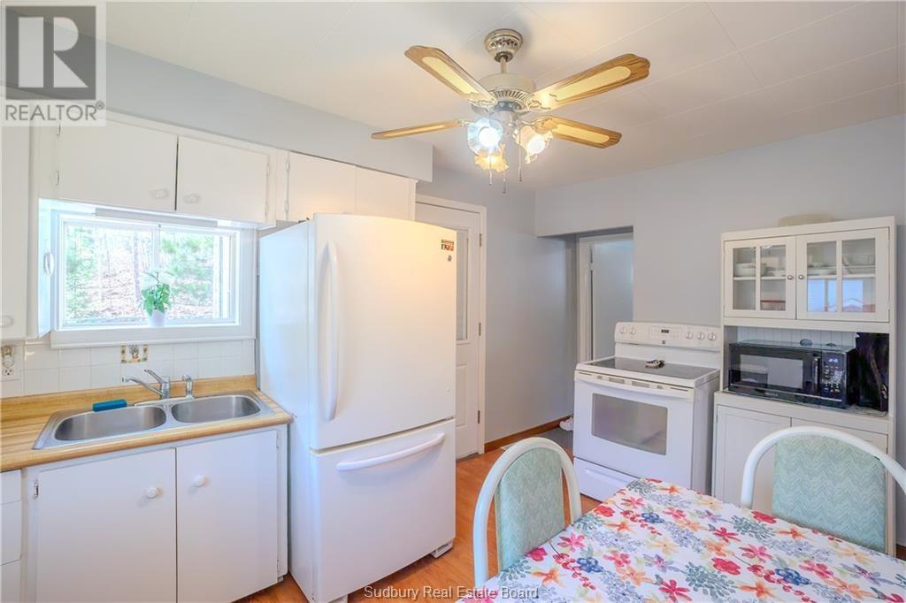 87 Manor Road, Sudbury, Ontario  P3B 3K9 - Photo 4 - 2127363