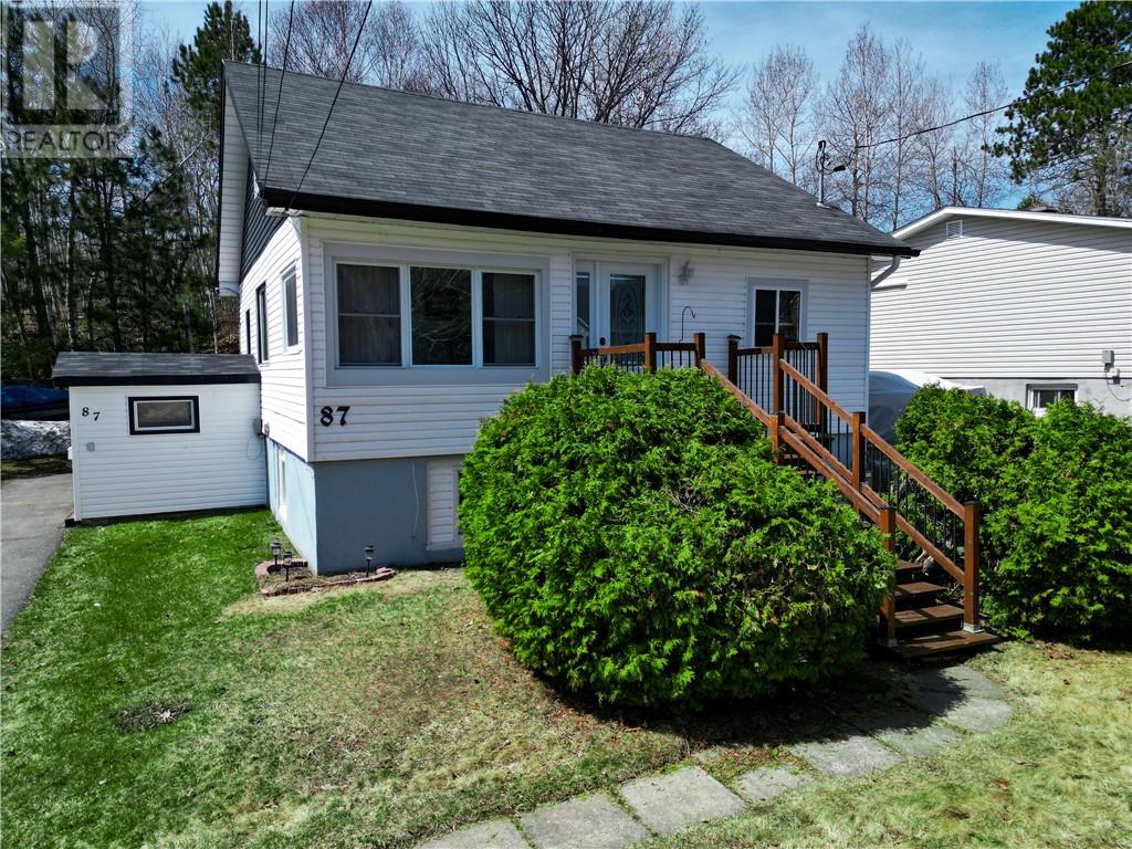 87 Manor Road, Sudbury, Ontario  P3B 3K9 - Photo 2 - 2127336