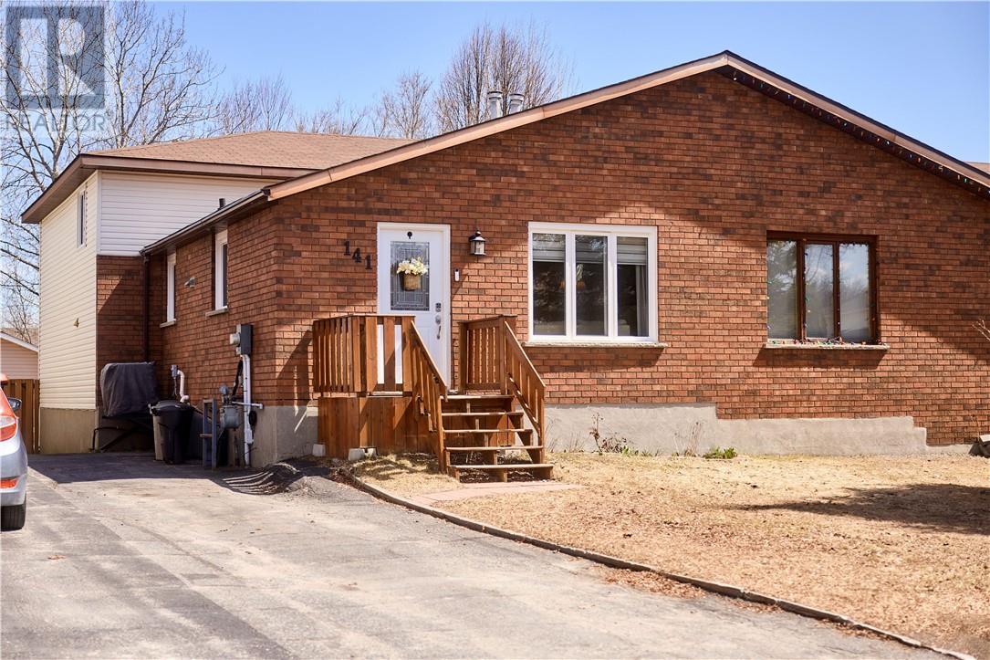 141 Plumtree Crescent, Sudbury, Ontario  P3B 4G6 - Photo 1 - 2127317