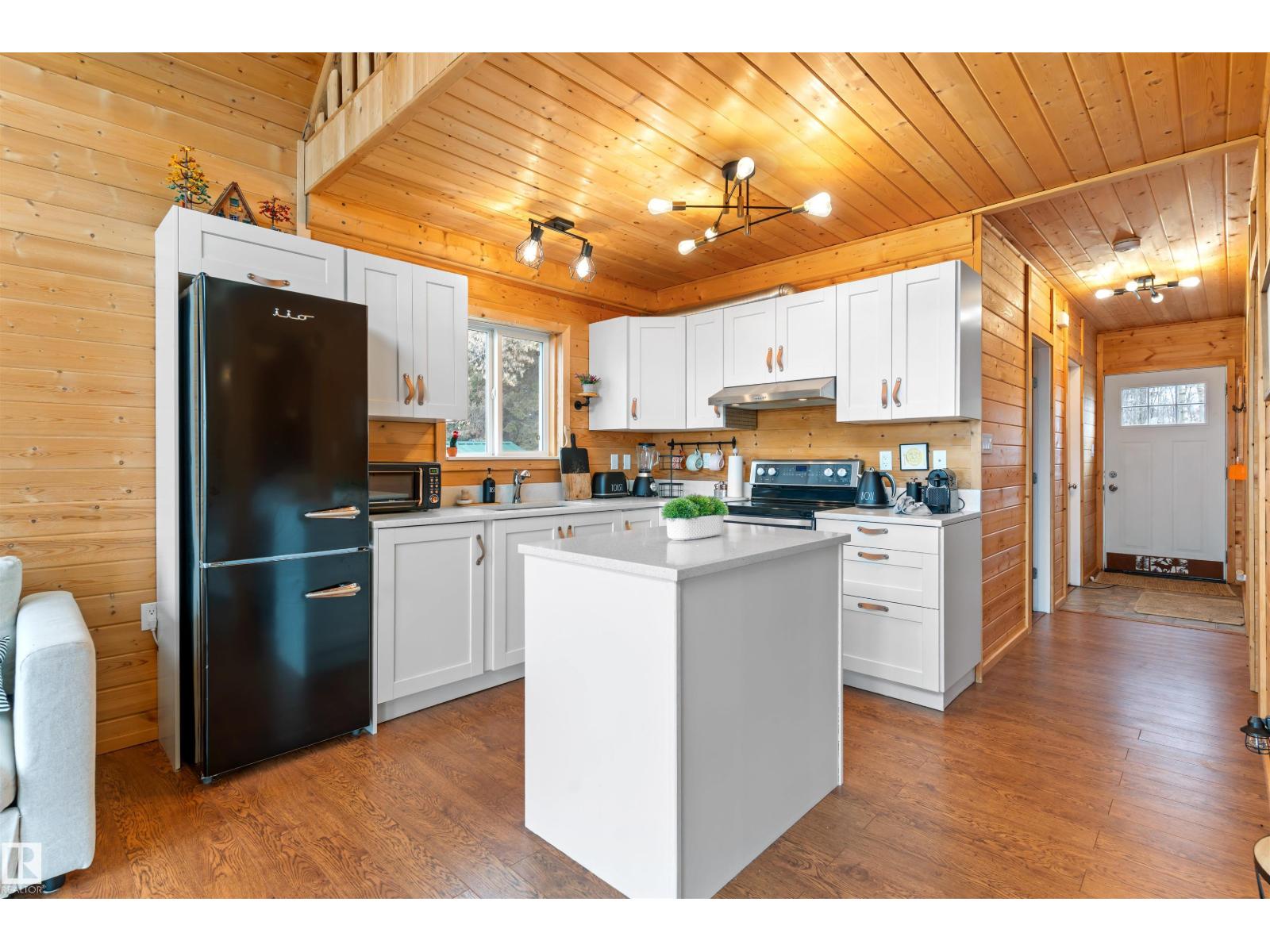 51 Lakeshore Dr, Rural Lac Ste. Anne County, Alberta  T0E 1V0 - Photo 10 - E4484439