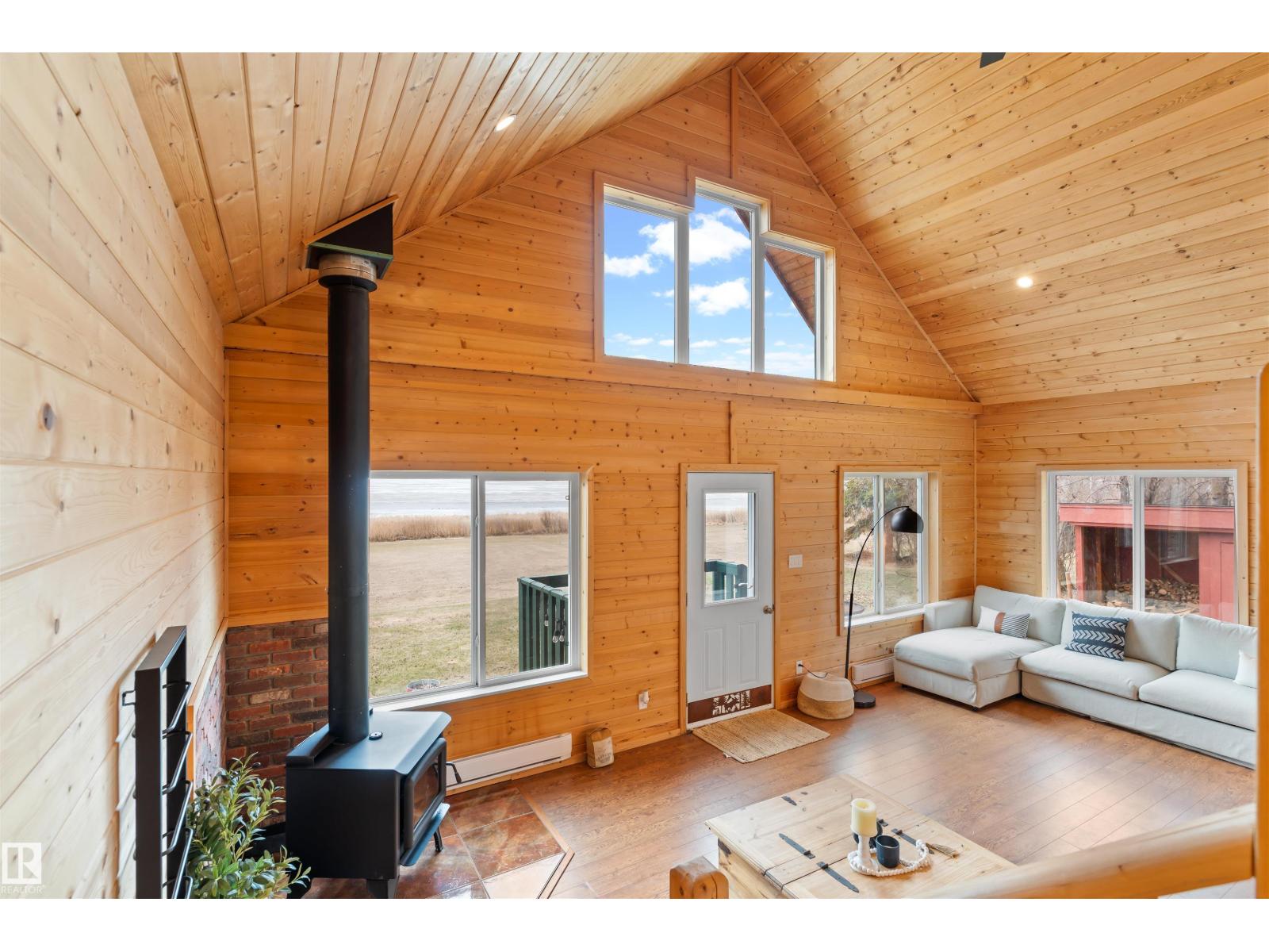 51 Lakeshore Dr, Rural Lac Ste. Anne County, Alberta  T0E 1V0 - Photo 3 - E4484439