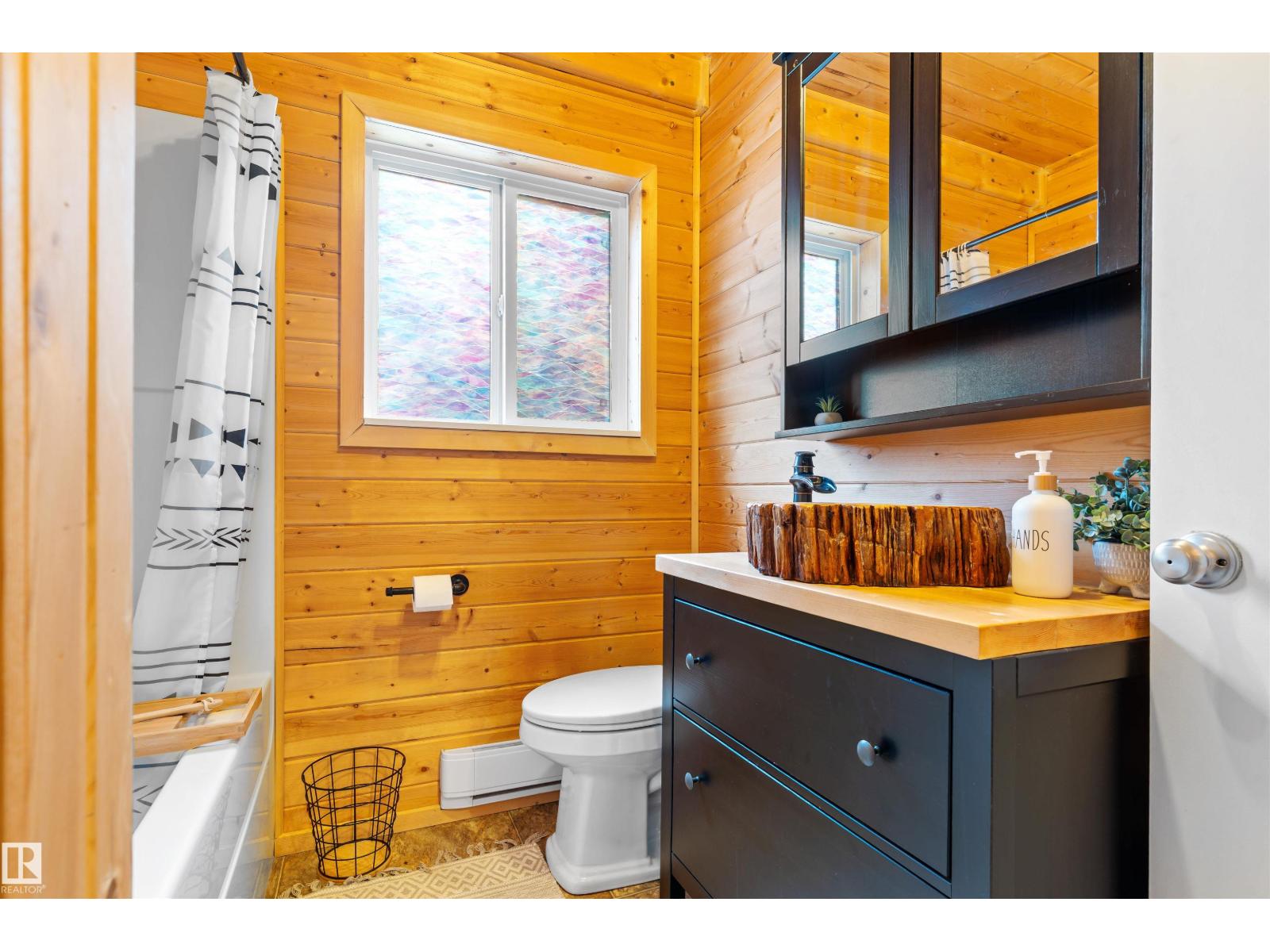 51 Lakeshore Dr, Rural Lac Ste. Anne County, Alberta  T0E 1V0 - Photo 8 - E4484439